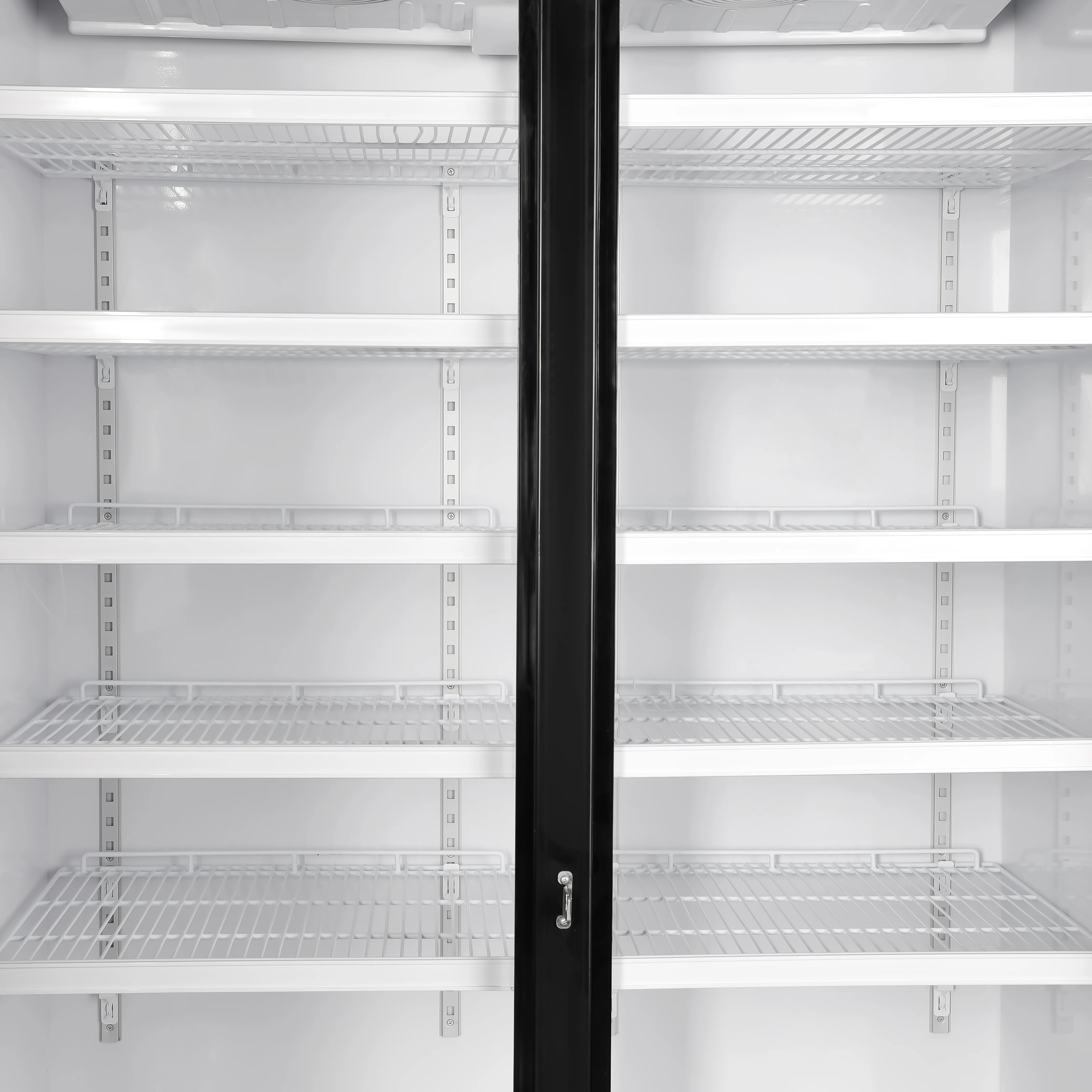 Geepas Upright Showcase Chiller GSC1222CN |1200L Large Capacity Display Fridge |LED Light |Adjustable Thermostat | No Frost Cooling System | Auto Closing Door |Lock & Key - Image 4