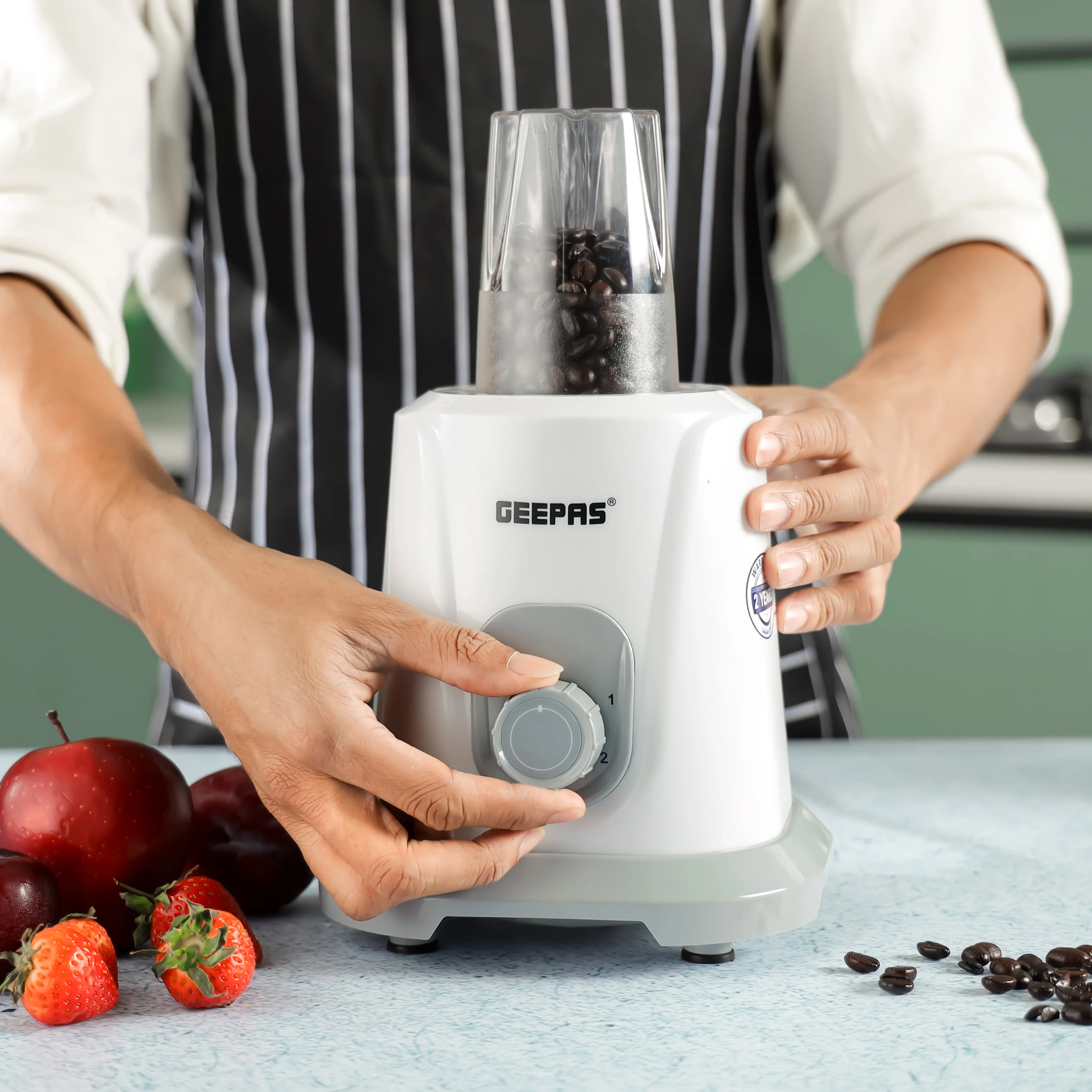 Geepas 2-in-1 Blender & Mixer Grinder- GSB44083 | 1.5L PC Jar & Coffee Grinder | 2 Speed Settings with Pulse | Safety Interlock | Stainless Steel Blades, Durable Design - Image 5