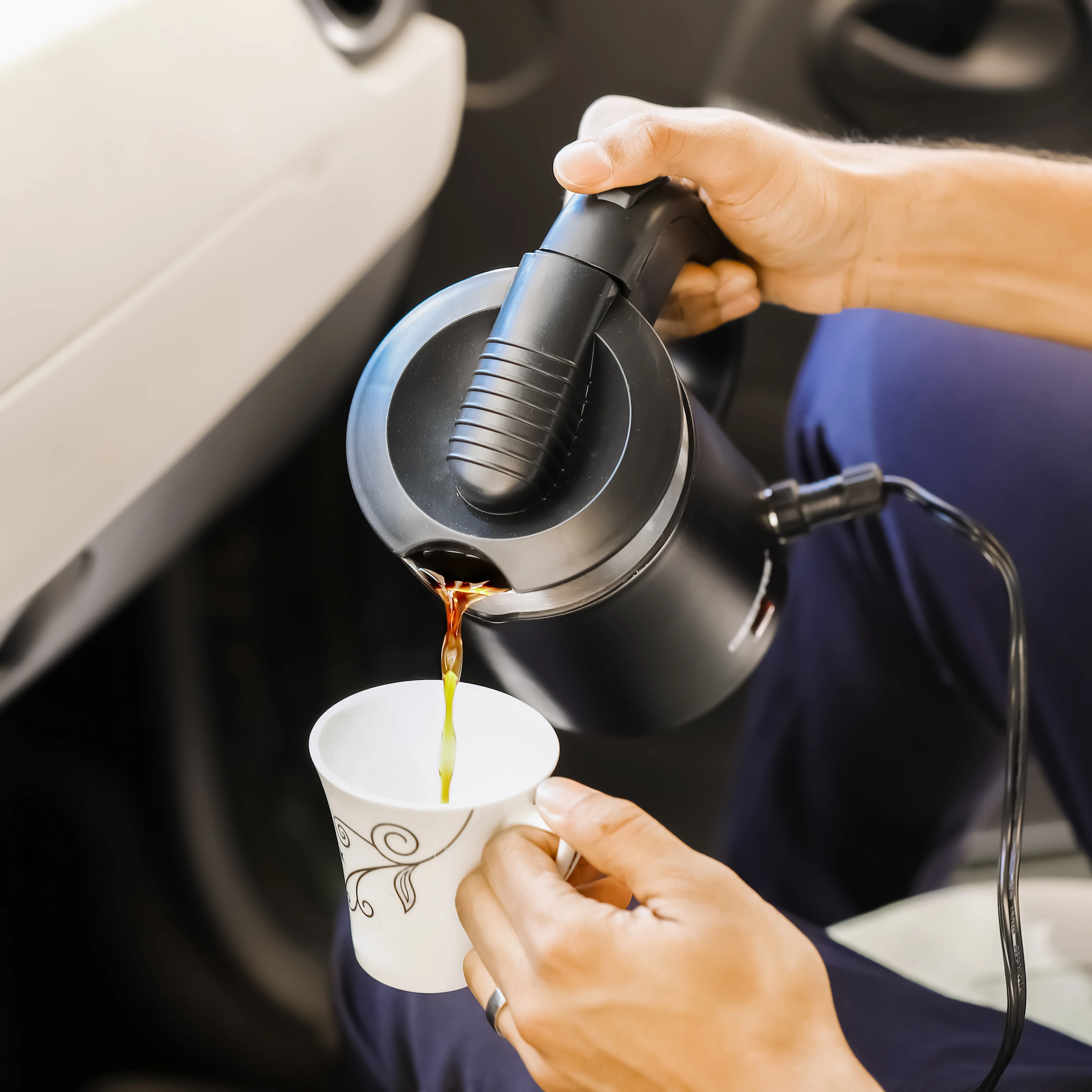 2-in-1 Double Layer Traveller's Kettle, 0.5L Kettle, GK38055 | 12V Portable Electric Car Kettle | Stainless Steel Coffee Mug with Cigarette Lighter Charger - Image 5