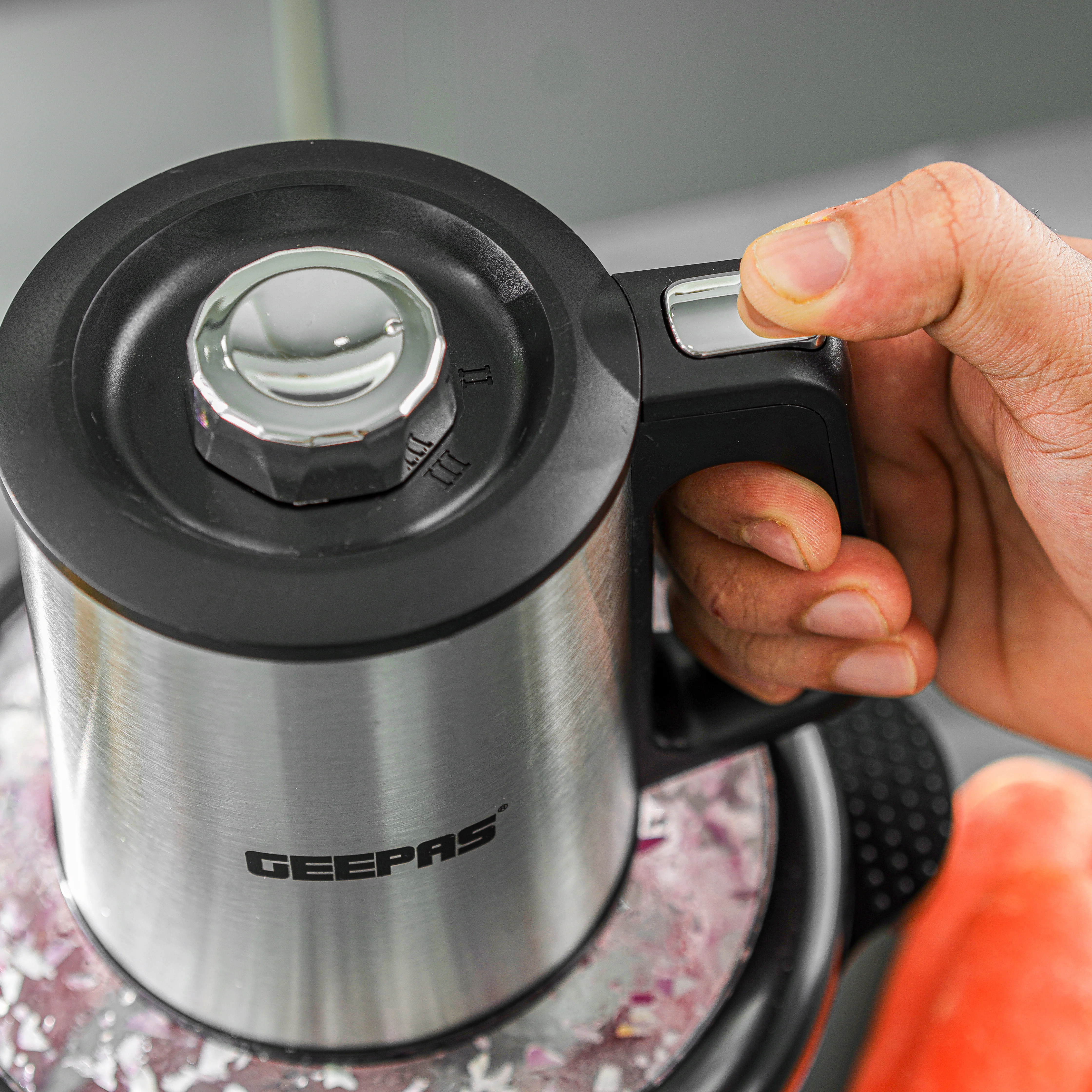 Geepas GMC42026 Multi Chopper | 500W Powerful Motor, 2L Durable Glass Bowl| 3-Speed Button Control| Stainless Steel Double Blades | Safety Protector | 2-Year Warranty - Image 5