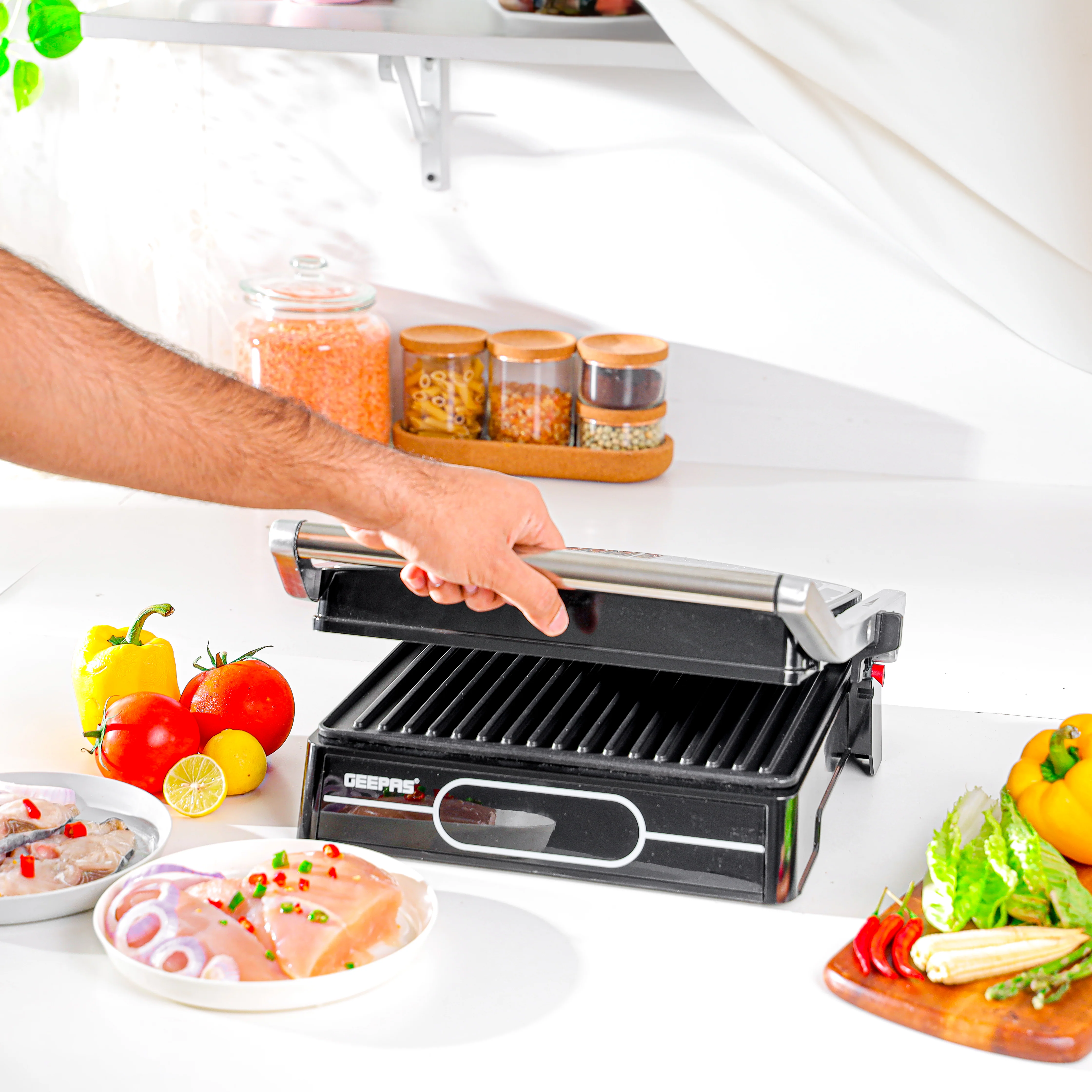 Geepas 2000 W 4-Slice Grill Maker- GGM36557/Non-Stick Plates for Easy Release /Digital Control Temperature with 9 Levels Manual Adjustable Height/Black, 2 Years Warranty - Image 3