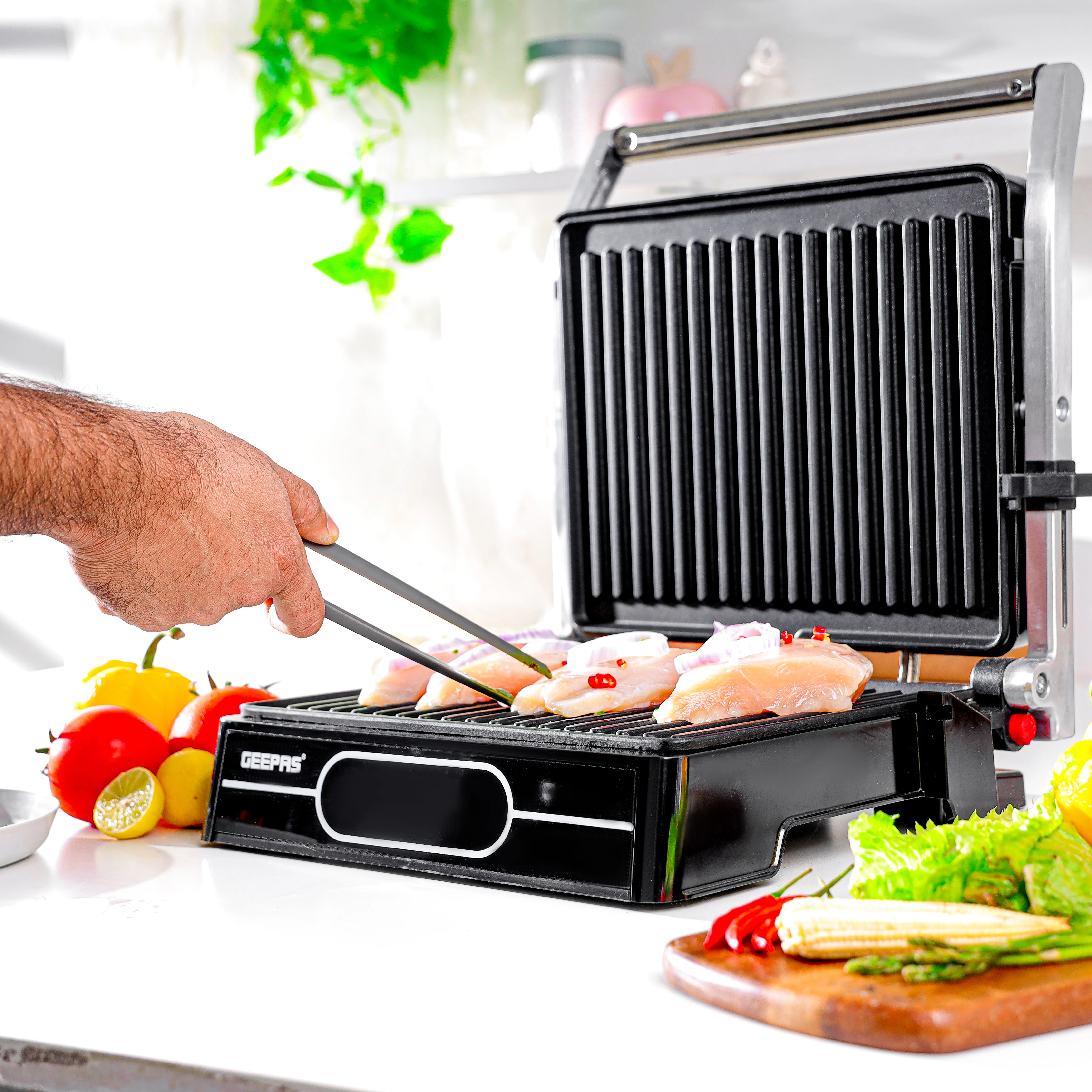 Geepas 2000 W 4-Slice Grill Maker- GGM36557/Non-Stick Plates for Easy Release /Digital Control Temperature with 9 Levels Manual Adjustable Height/Black, 2 Years Warranty - Image 4