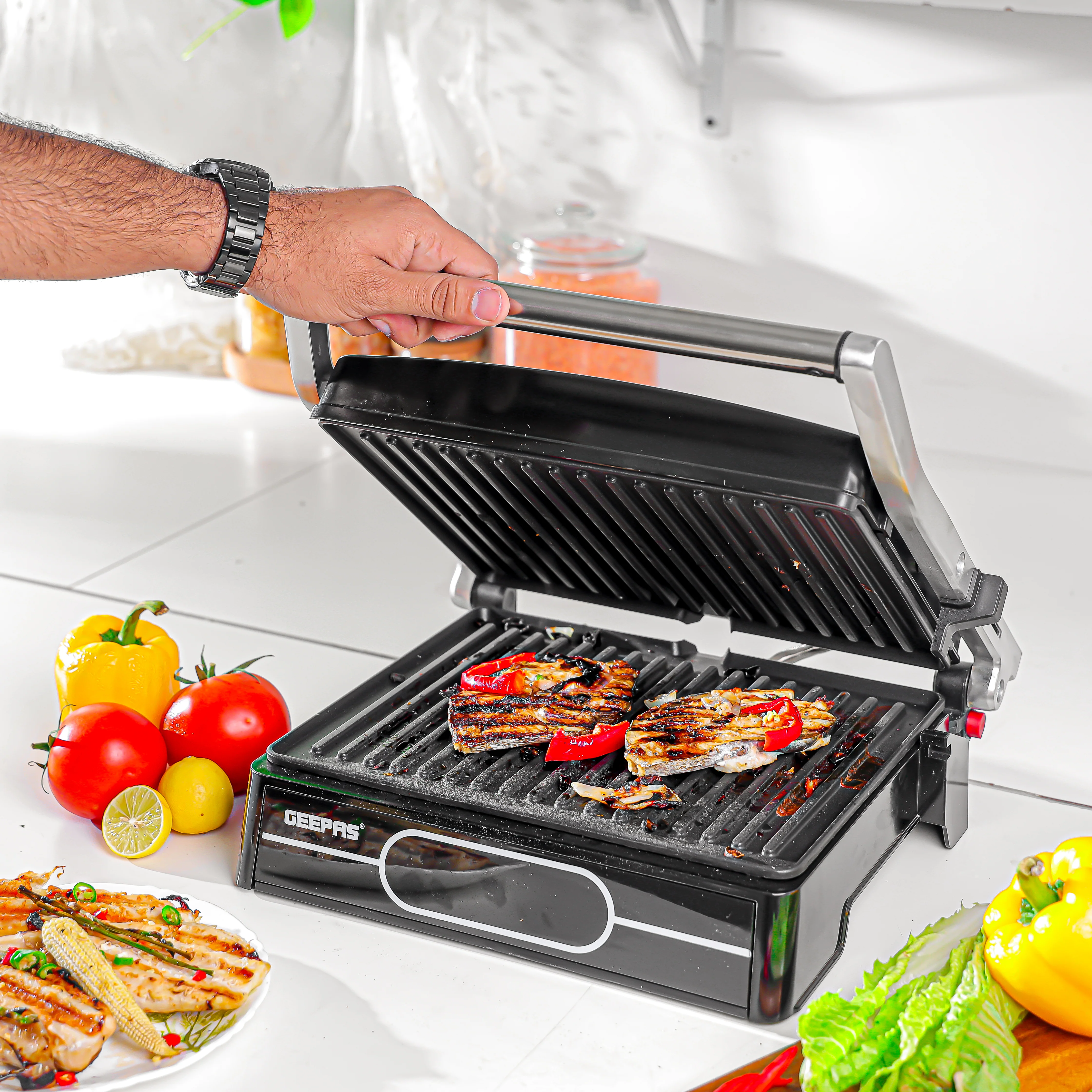 Geepas 2000 W 4-Slice Grill Maker- GGM36557/Non-Stick Plates for Easy Release /Digital Control Temperature with 9 Levels Manual Adjustable Height/Black, 2 Years Warranty - Image 5