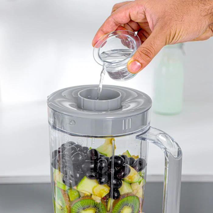Geepas 3-in-1 Blender- GSB44034N/ 600 W, Powerful Motor with 3 Speed Setting and Pulse/ Transparent Jars with Stainless Steel Blade, Grinder, Chopper Attachment - Image 4