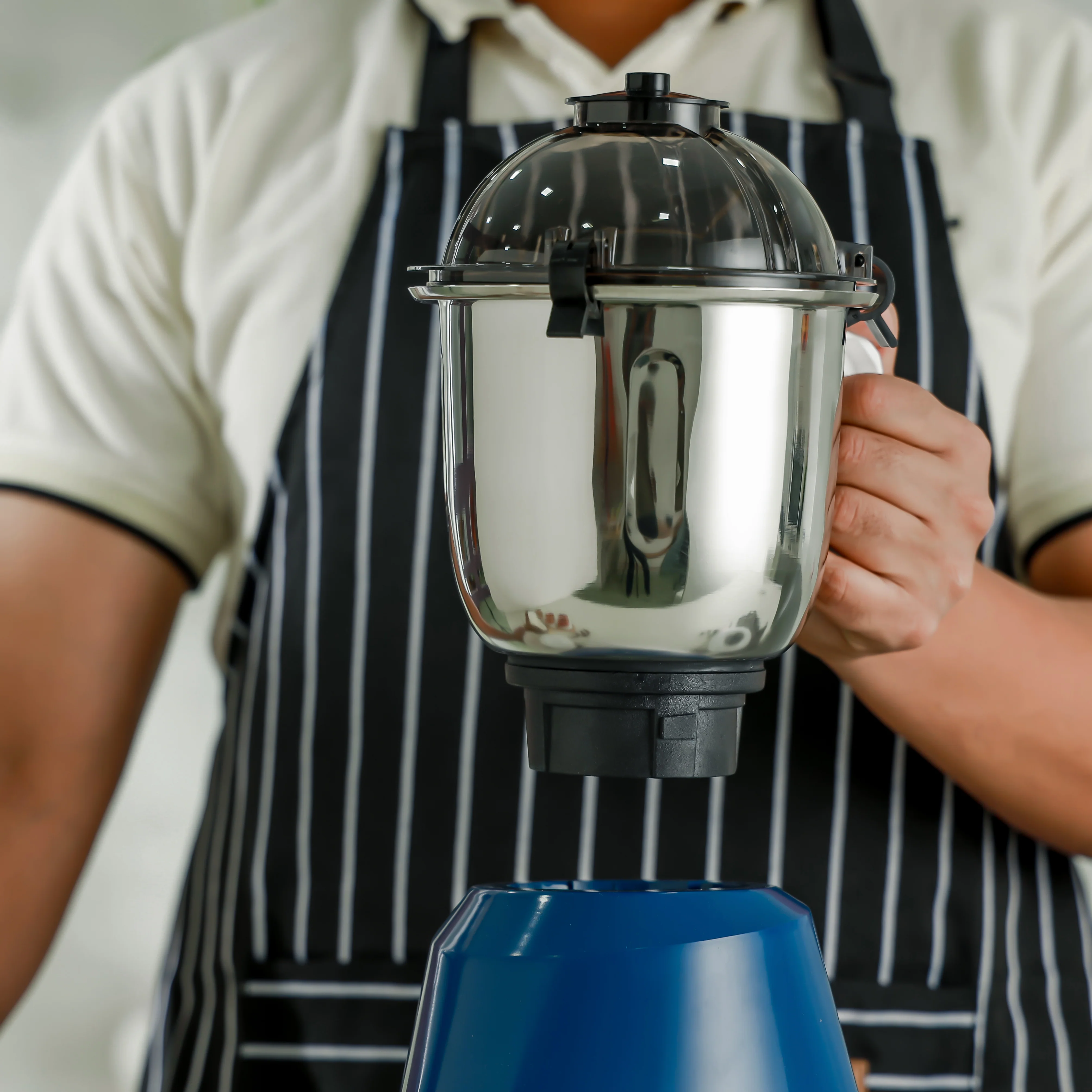 Geepas 3-in-1 Mixer Grinder GSB44088 | 1200W | 3 Speed with Incher | 3 Stainless Steel Jars (1.5L, 1.0L, 0.5L), ABS Body| PC Dome Lid| Overload Protector|2 Years Warranty - Image 4