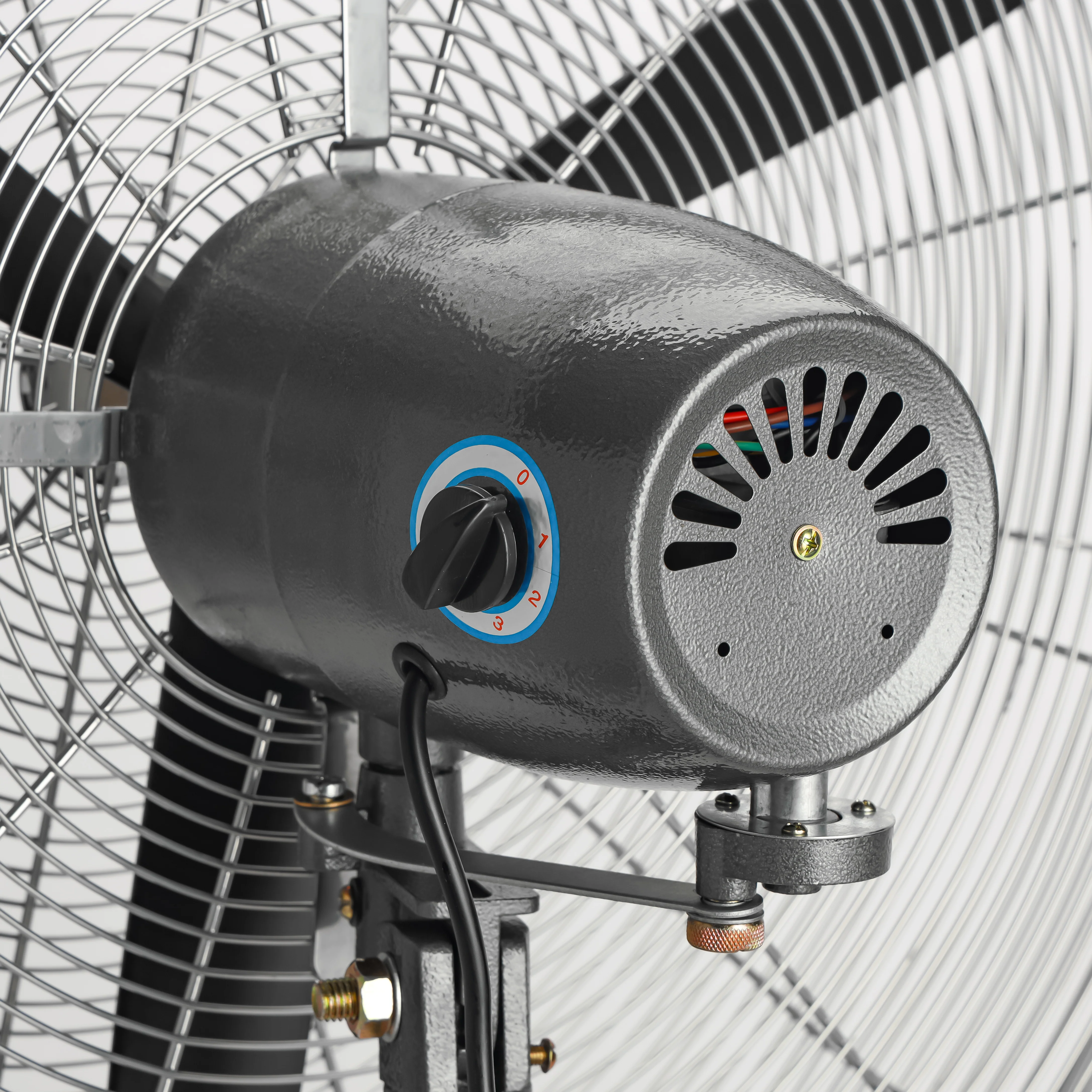 Geepas 30 Inch Industrial Pedestal Fan GF21199 | High Power 280W Motor| Durable 3 Metal Blades| Adjustable Height| 3-Speed Settings| Robust Airflow| 2 Years Warranty - Image 5