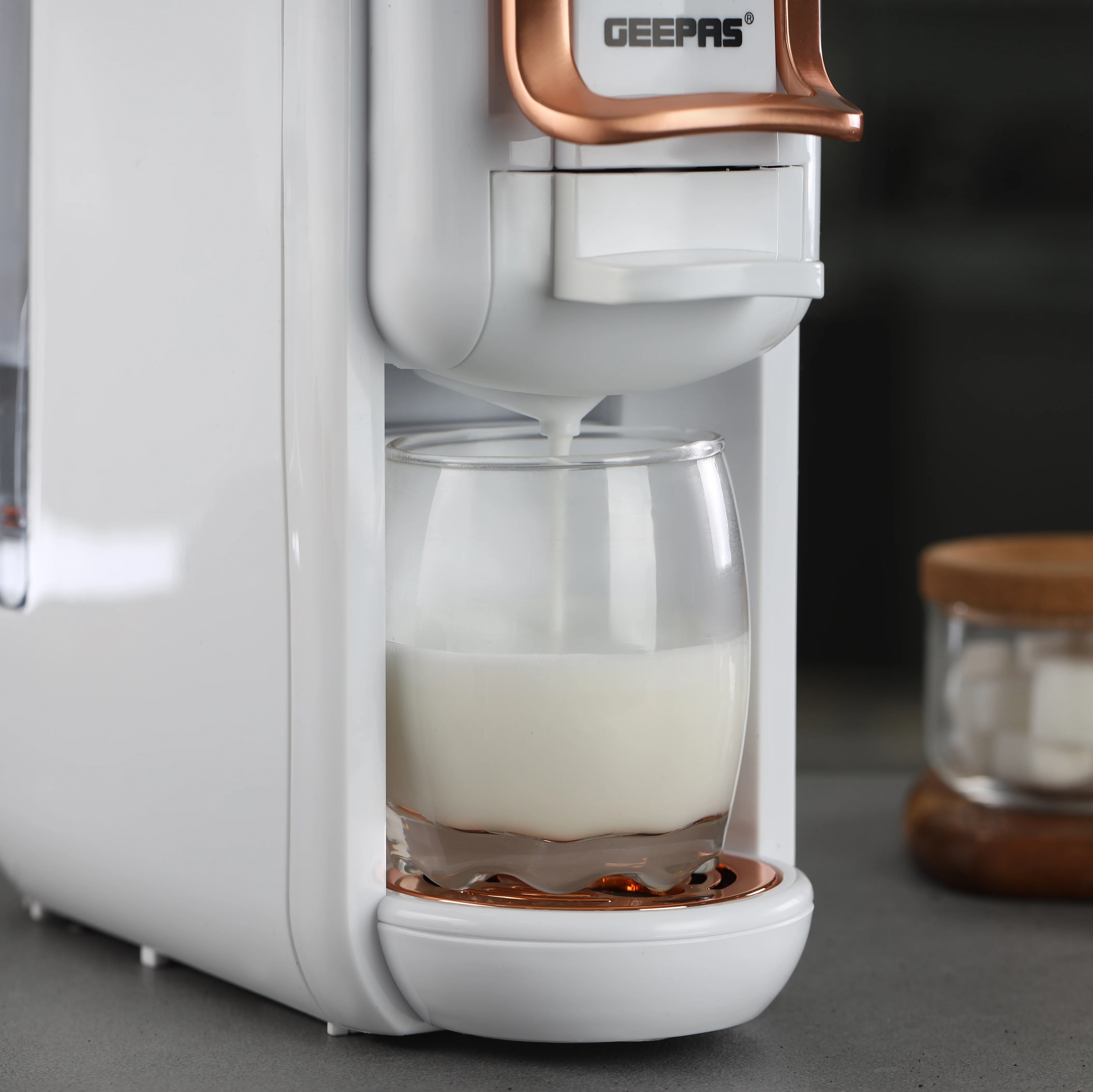 Geepas 4-in-1 Capsule Coffee Machine GCM41526-WT/Compatible with Nespresso, Dolce Gusto, Fast Heating System/One-Touch Button, Removable 0.6L Water Tank,2 Years Warranty - Image 4