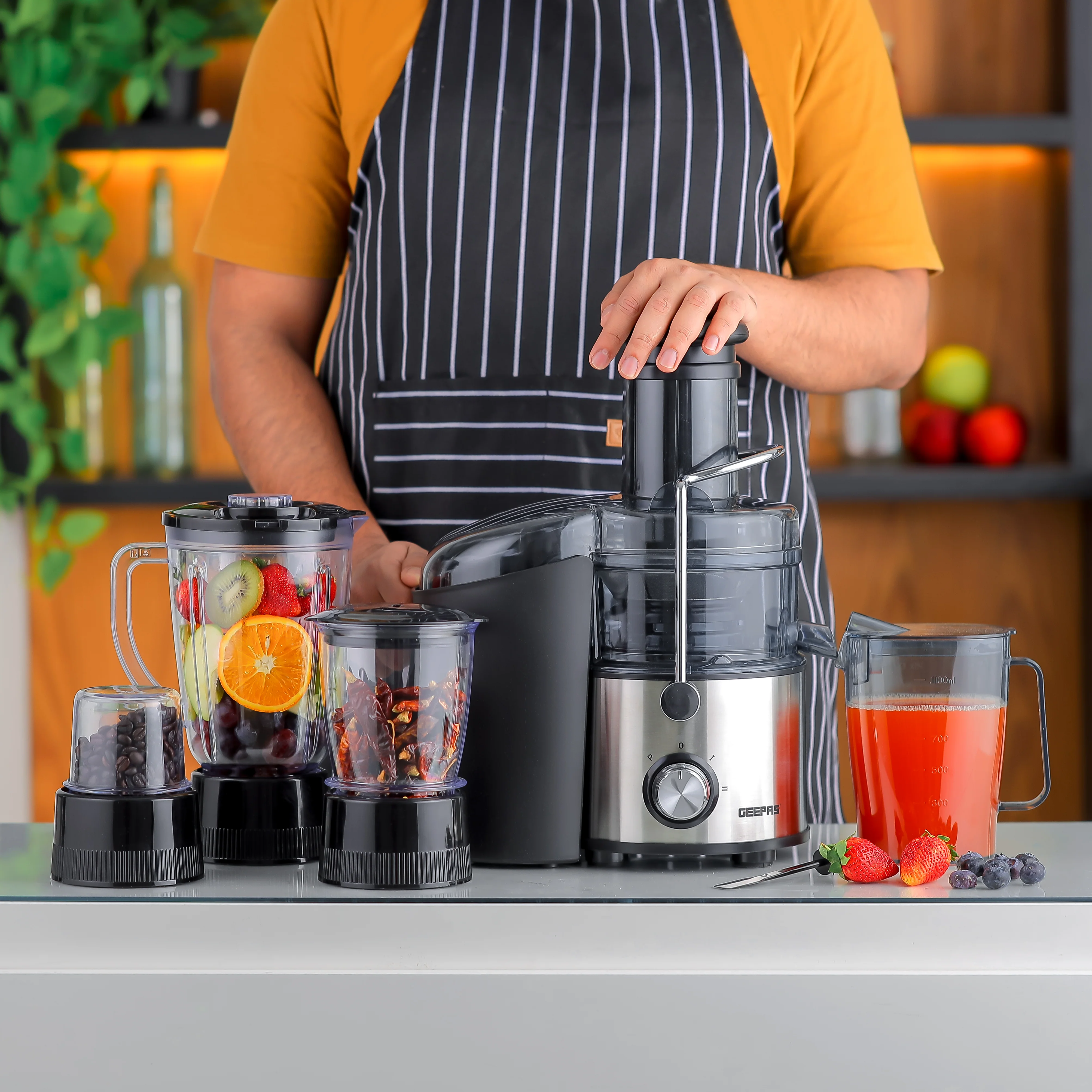 Geepas GSB44016 4-in-1 Stainless Steel Blender & Juice Extractor | 800W Motor | 2 Speed with Pulse | 2L Pulp Container | 1.1L Juice Cup | 1.5L Jar | 2 Years Warranty - Image 5
