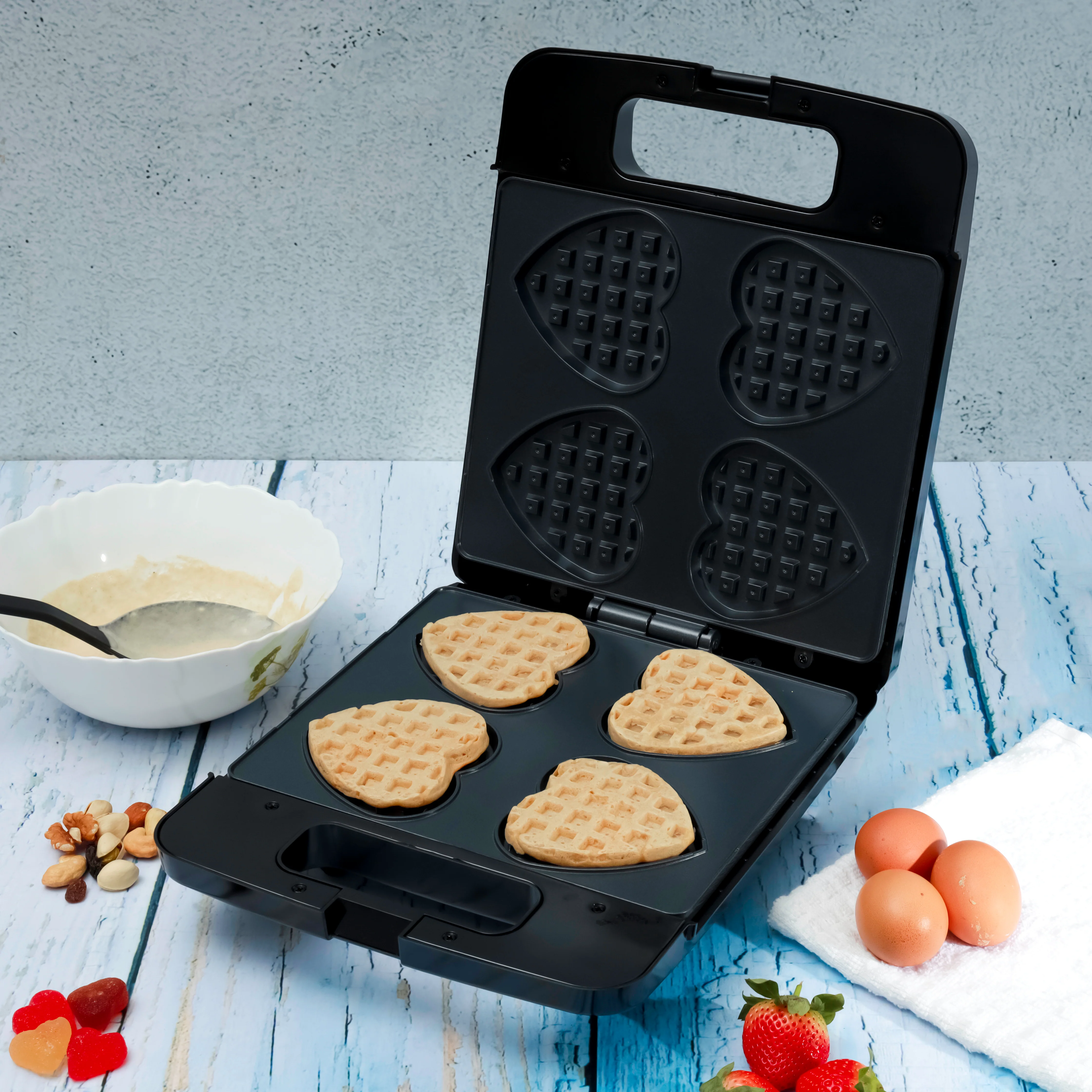 Geepas Heart Waffle Maker GWM36543 | 4 Slice Non-Stick Waffle Plate | 1400W Power | Cool Touch Housing | Easy to Clean Design | Overheat Protection | 2 Years Warranty - Image 4