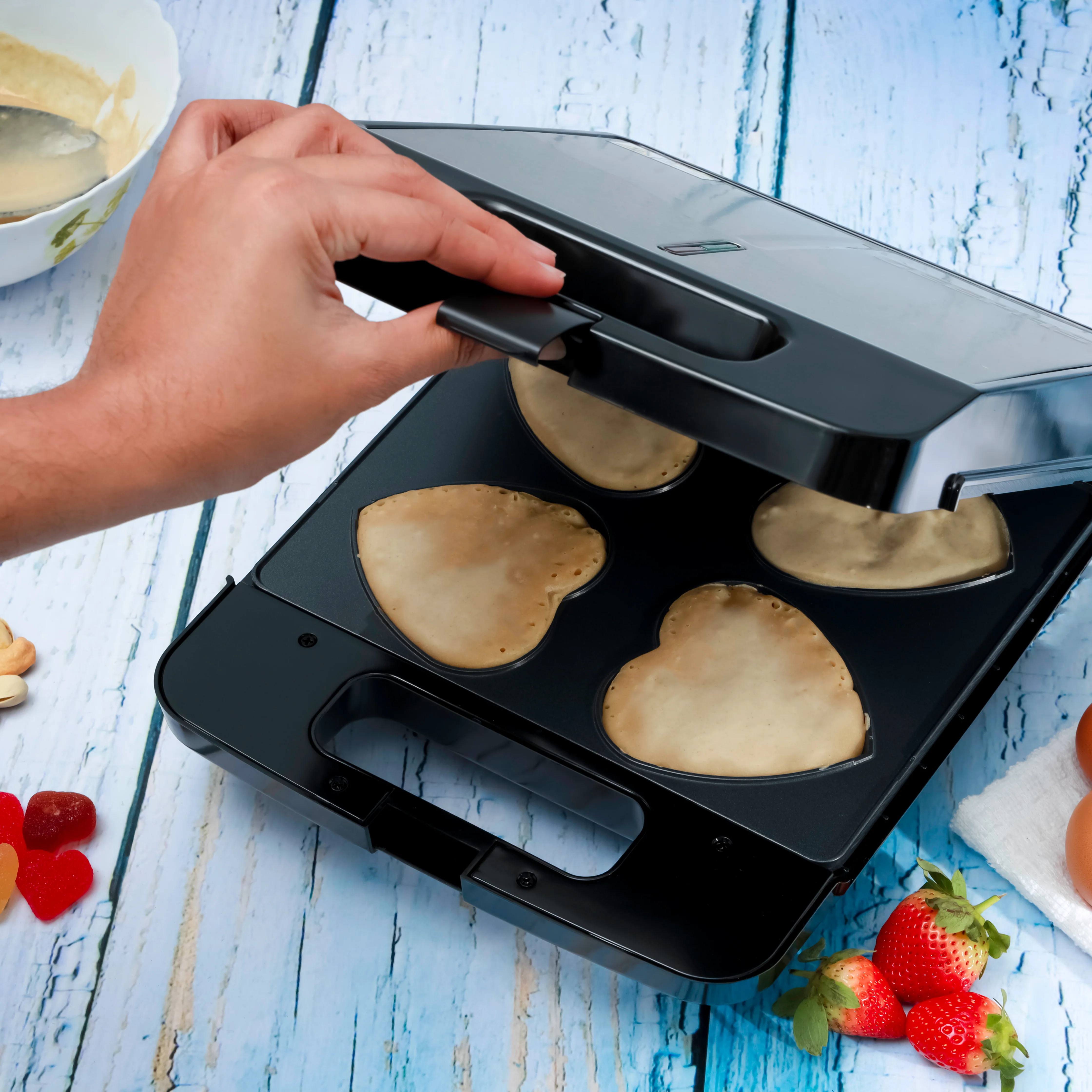 Geepas Heart Waffle Maker GWM36543 | 4 Slice Non-Stick Waffle Plate | 1400W Power | Cool Touch Housing | Easy to Clean Design | Overheat Protection | 2 Years Warranty - Image 5