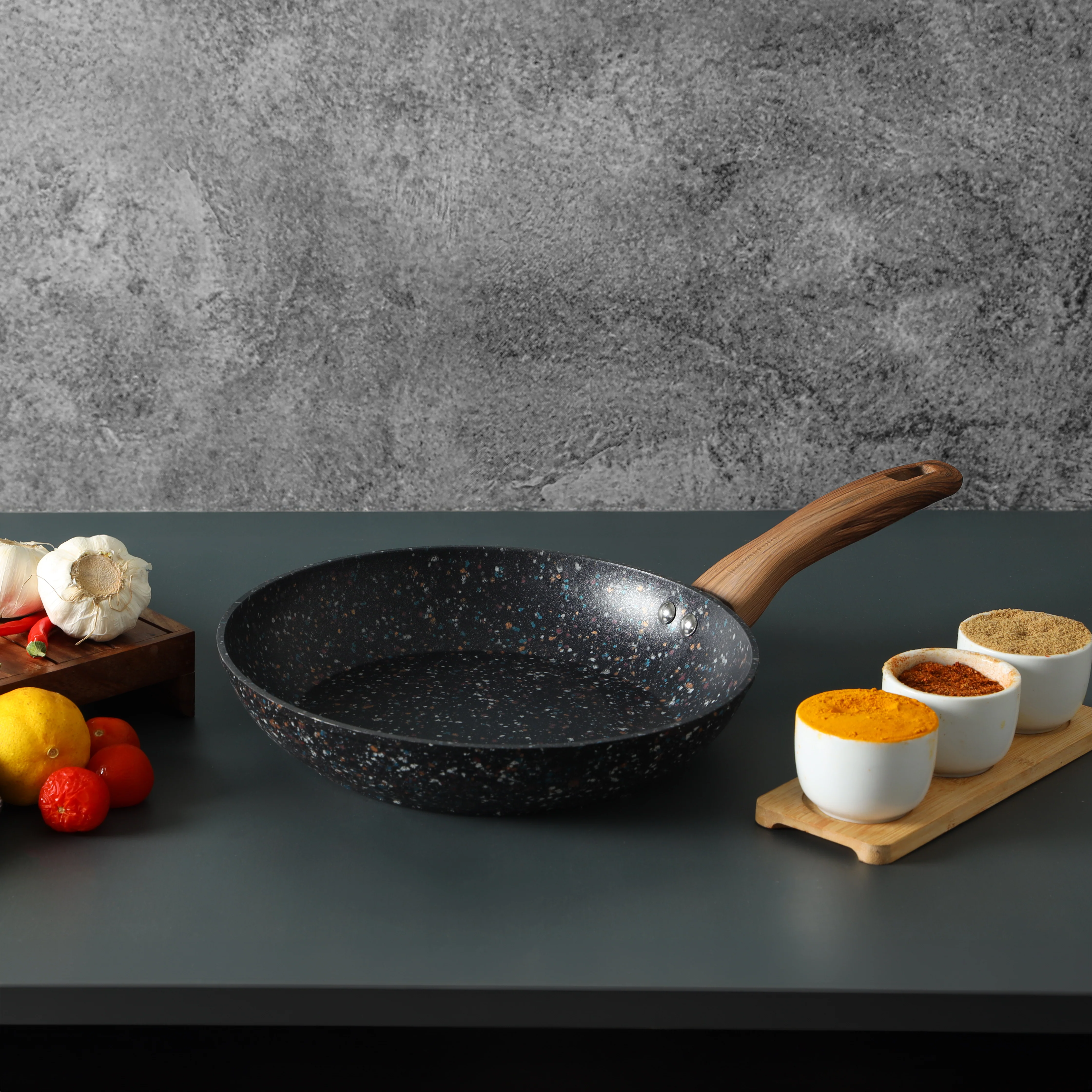 Geepas & Royalford Modern Kitchen Upgrade Combo: 4L Air Fryer & 26cm Induction-Compatible Granite Frypan - Image 3