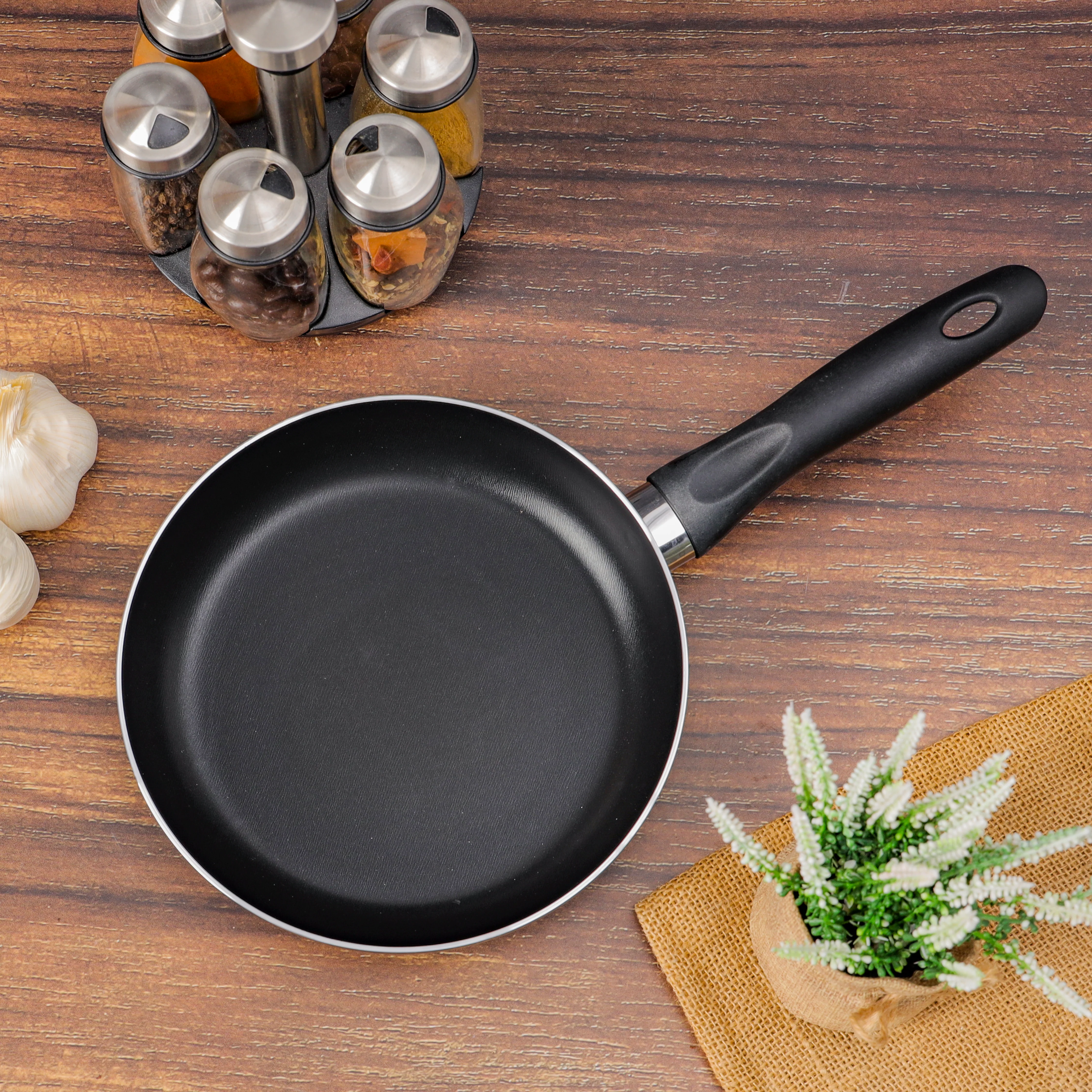 Healthy & Versatile Cooking Duo Combo: Geepas 4L Vortex Air Fryer & Royalford 24cm Non-Stick Frypan - Image 3
