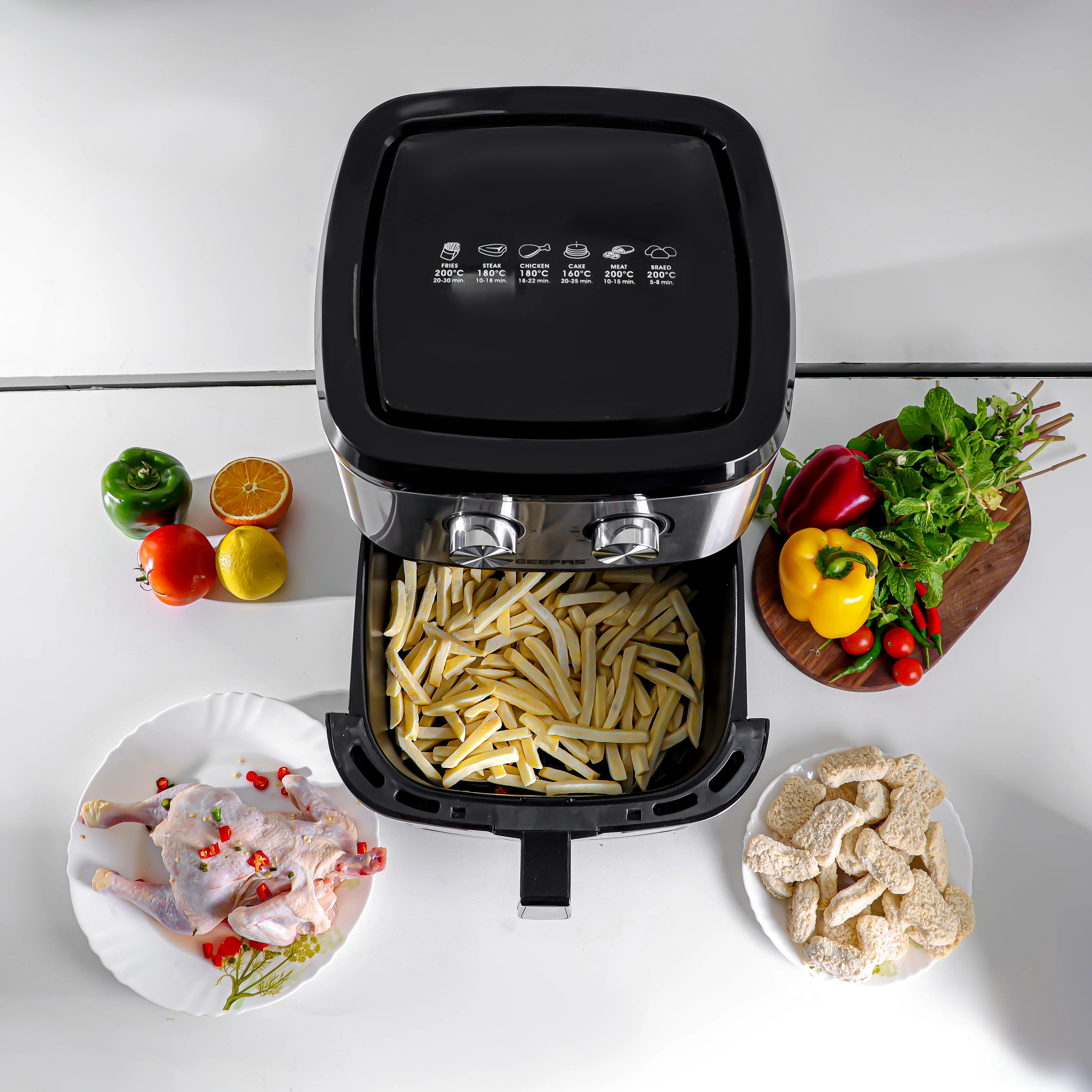 Geepas Air Fryer- GAF37542/ 9.2 L/  Vortex Frying Technology/ 1-30 Min Timer, Temperature 100-200 Degree Celsius/  View Glass Window / 2 Years Warranty, Black and Silver - Image 4