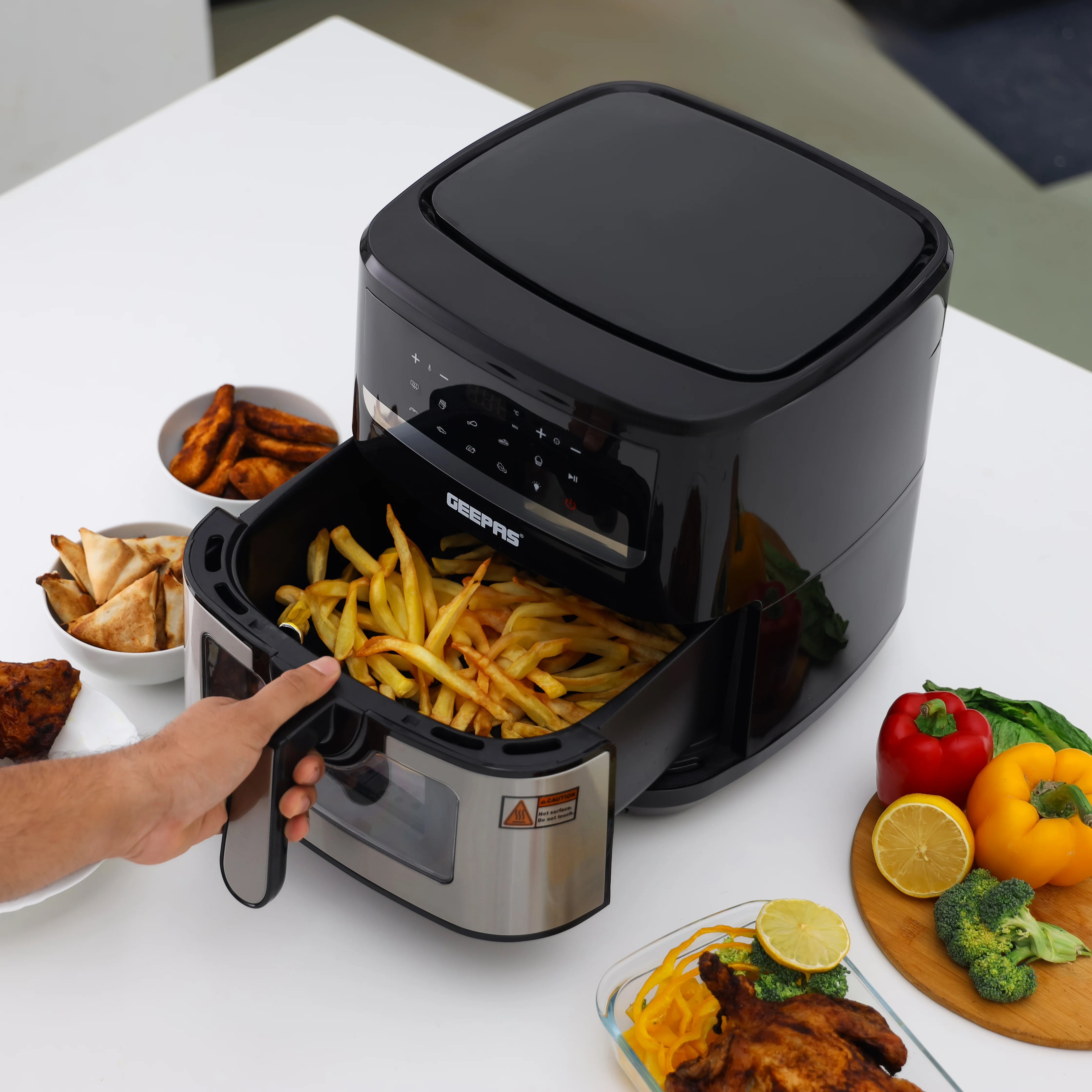 Geepas Double Heating Digital Air Fryer GAF37543 | 7.5L Capacity| Vortex Frying Technology| 1–60 Min Timer| 50–200°C Temperature| 9 Preset Programs| 2 Years Warranty - Image 5