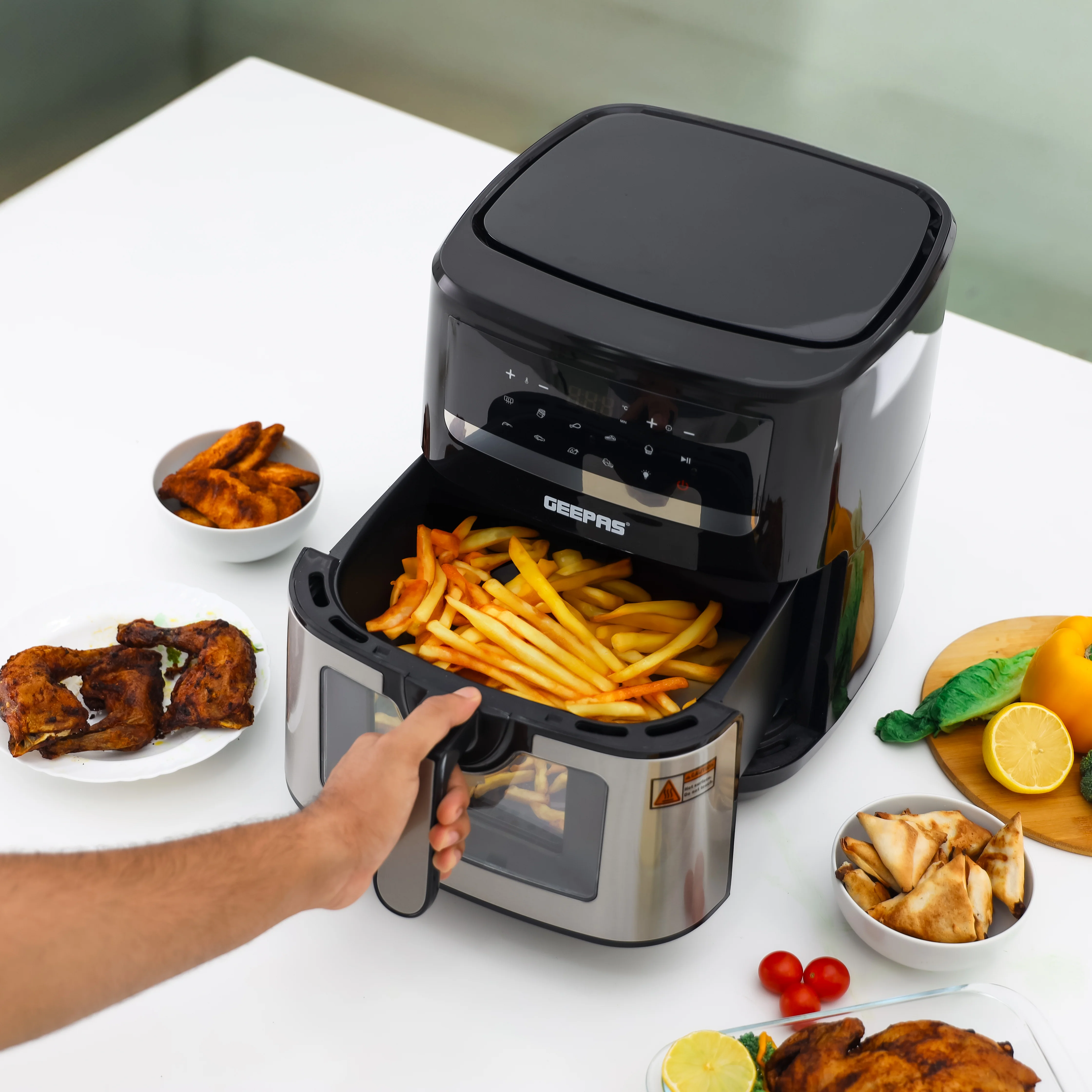 Geepas Double Heating Digital Air Fryer GAF37544 | 9.2L| Vortex Frying Technology| Digital Display| 1–60 Min Timer| 50–200°C| 9 Preset Programs|2 Years Warranty - Image 4