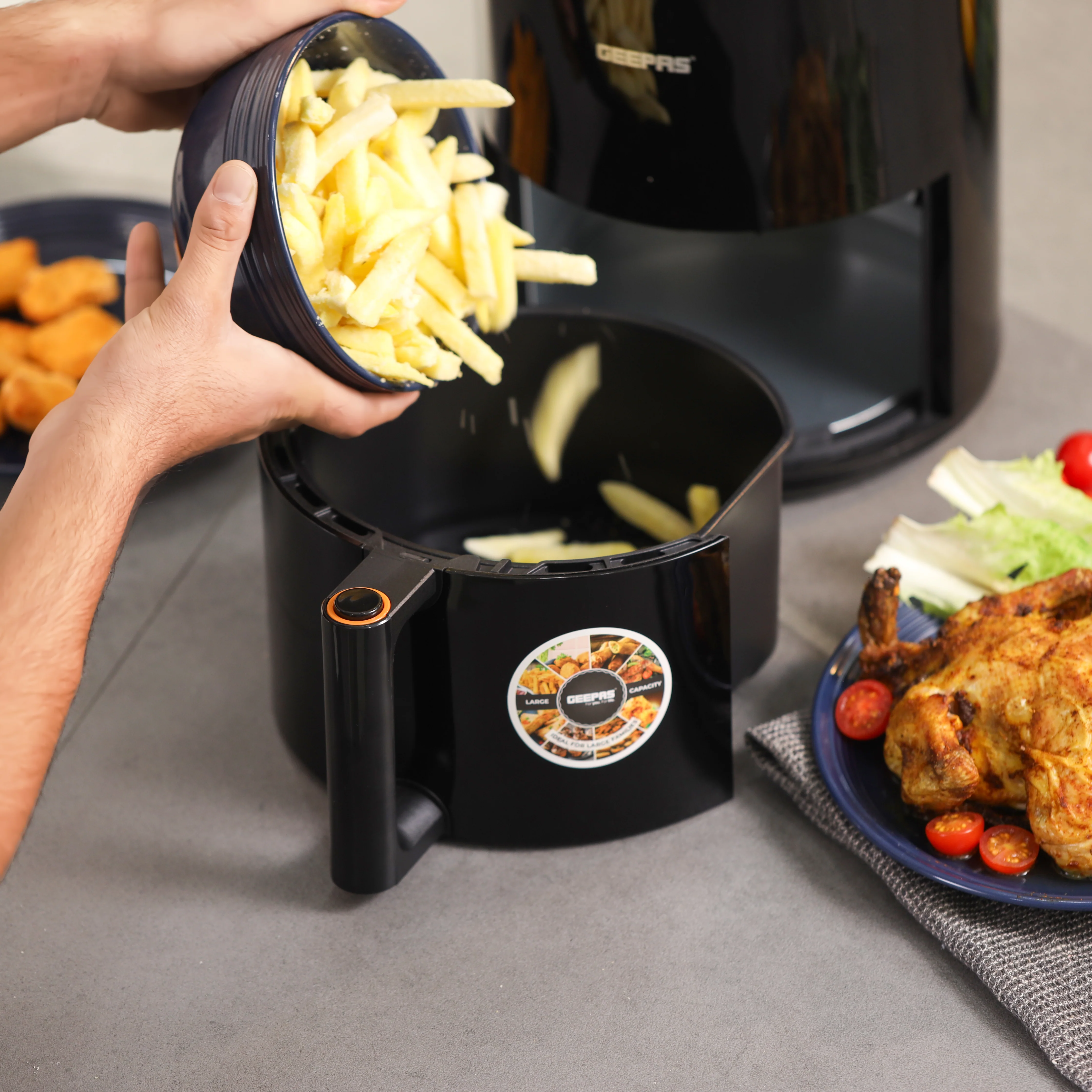 Geepas Digital Air Fryer- GAF37501T/ 4.0 Liter Capacity, Oil Free Cooking, 60 Min Timer, Temperature 80-200 Degree Celsius/ 8 Preset Programs, 2 Years Warranty, Black - Image 3
