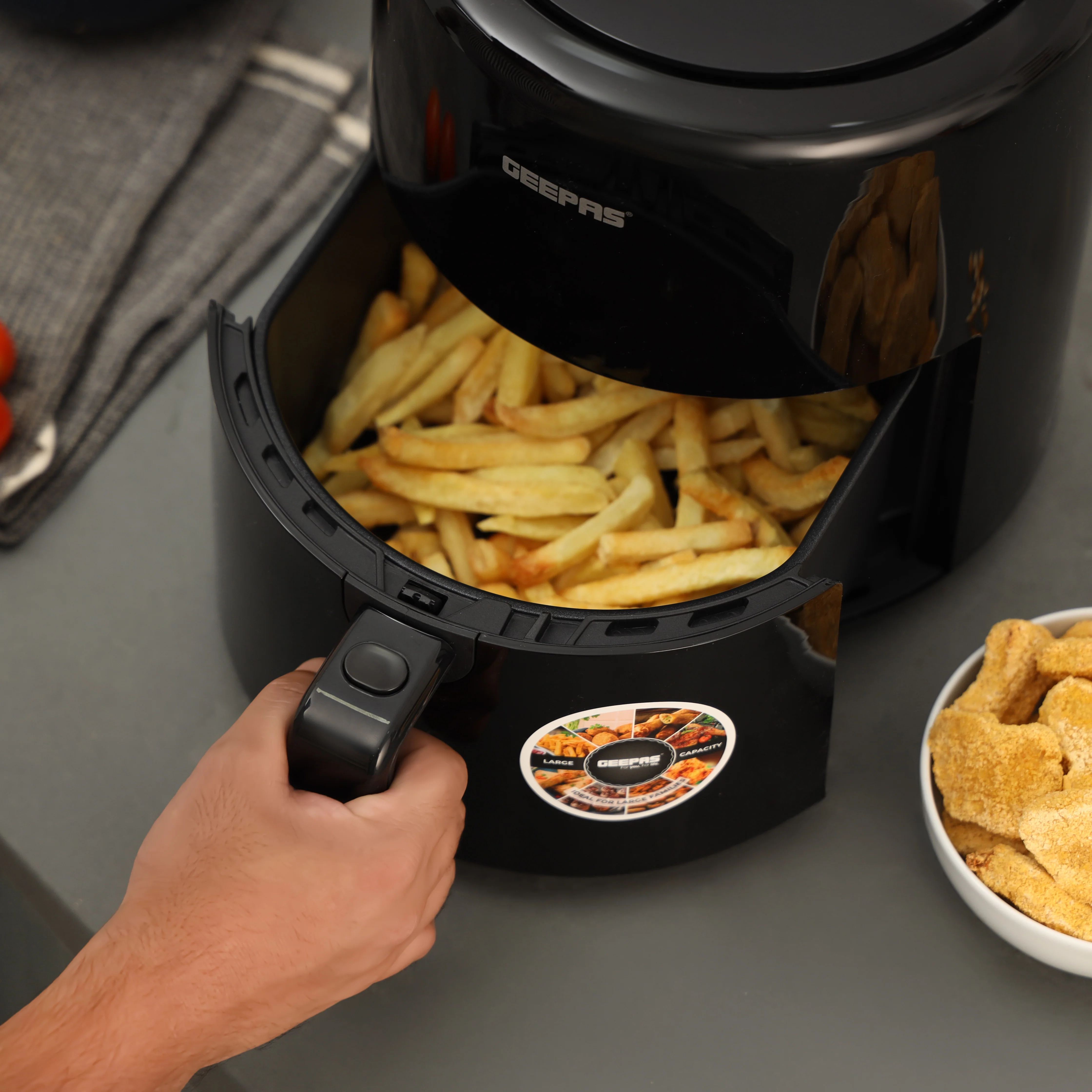 Geepas Digital Air Fryer- GAF37512T/4.0 L Pot, with Vortex Air Frying Technology/Multiple Function, 1-60 Min Timer, Temperature 80-200 Degree Celsius/Touch Screen Control - Image 4