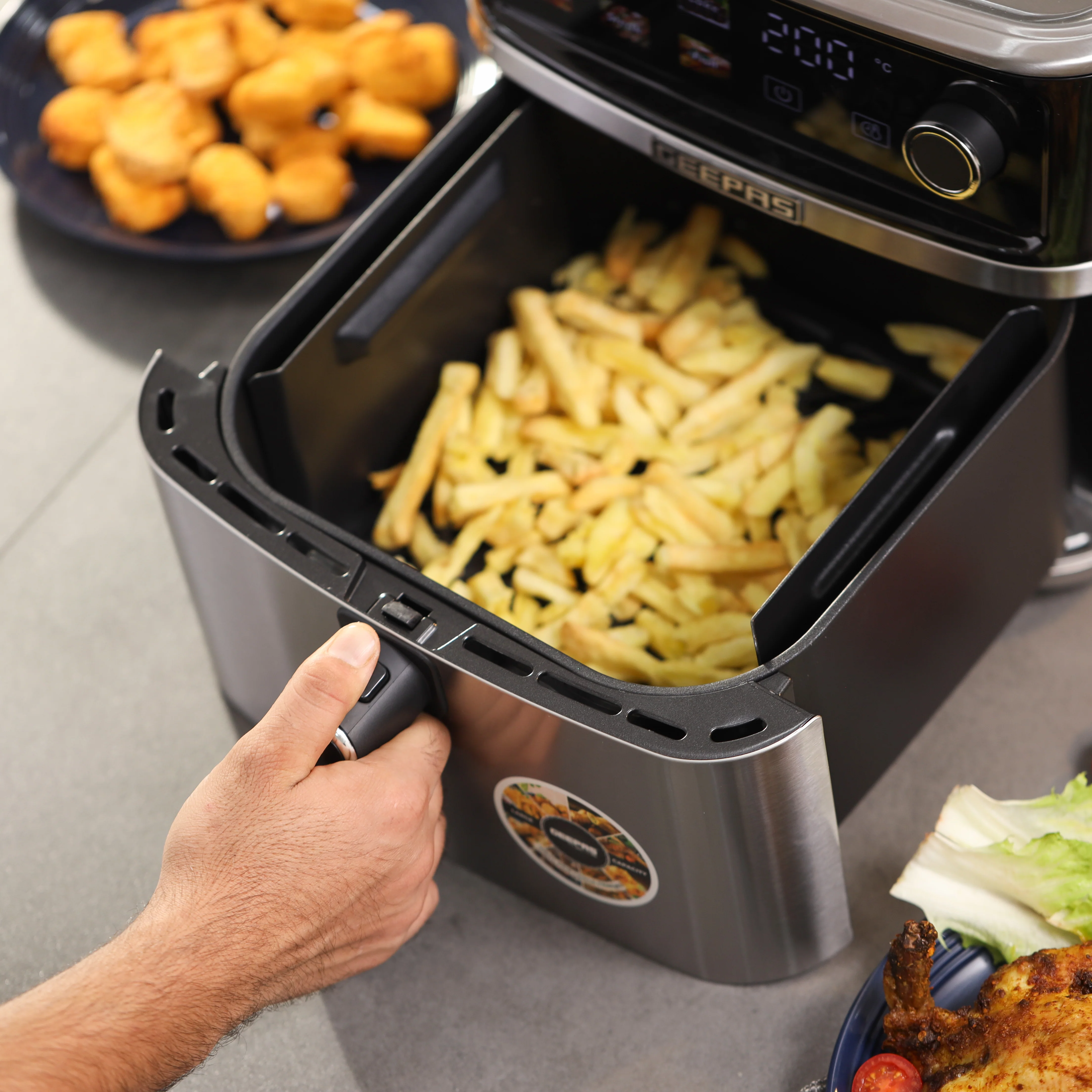 Geepas GAF37534T 8L Stainless Steel Digital Air Fryer | Oil-Free Cooking | 6 Preset Programs, 60 Min Timer, 70–200°C Temp | Ideal for Fries,  Bread Etc | 2 Years Warranty - Image 4