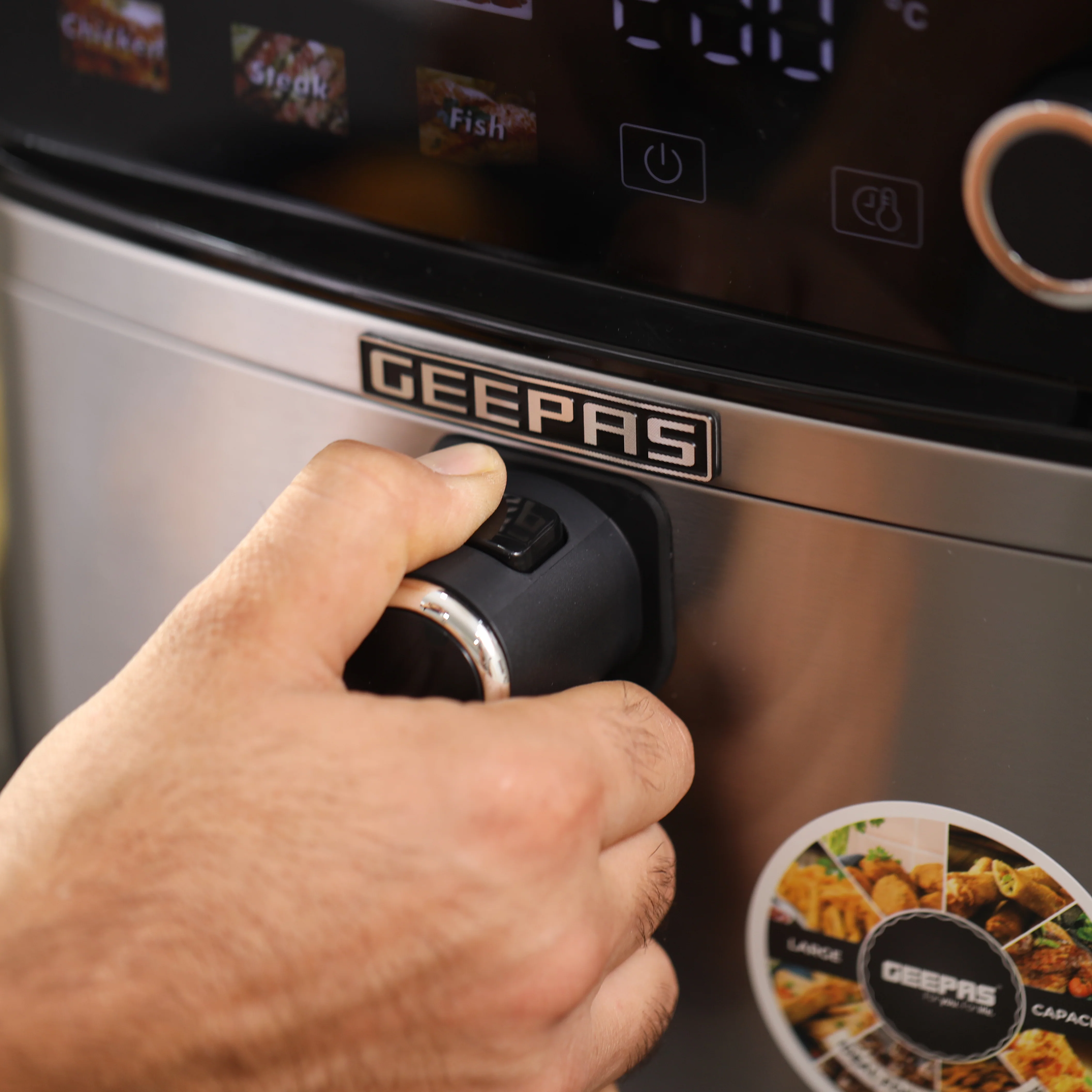 Geepas GAF37534T 8L Stainless Steel Digital Air Fryer | Oil-Free Cooking | 6 Preset Programs, 60 Min Timer, 70–200°C Temp | Ideal for Fries,  Bread Etc | 2 Years Warranty - Image 5