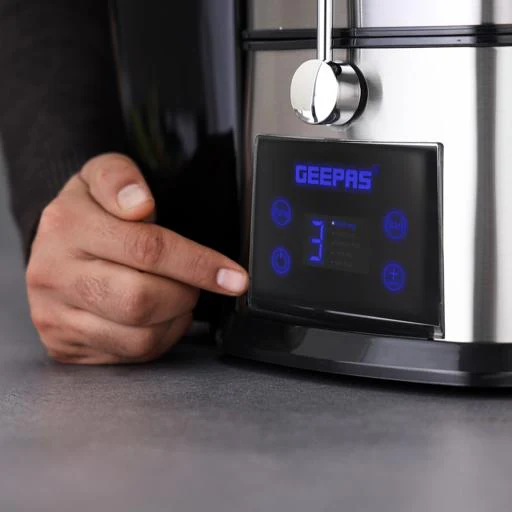 Geepas Digital Juice Extractor- GJE46023| 1.0 liter Jug| 2.0 Pomace Container| 800 W  | 5 Speed Setting| Touch Control | Stainless Steel Housing| 2 Years Warranty - Image 4