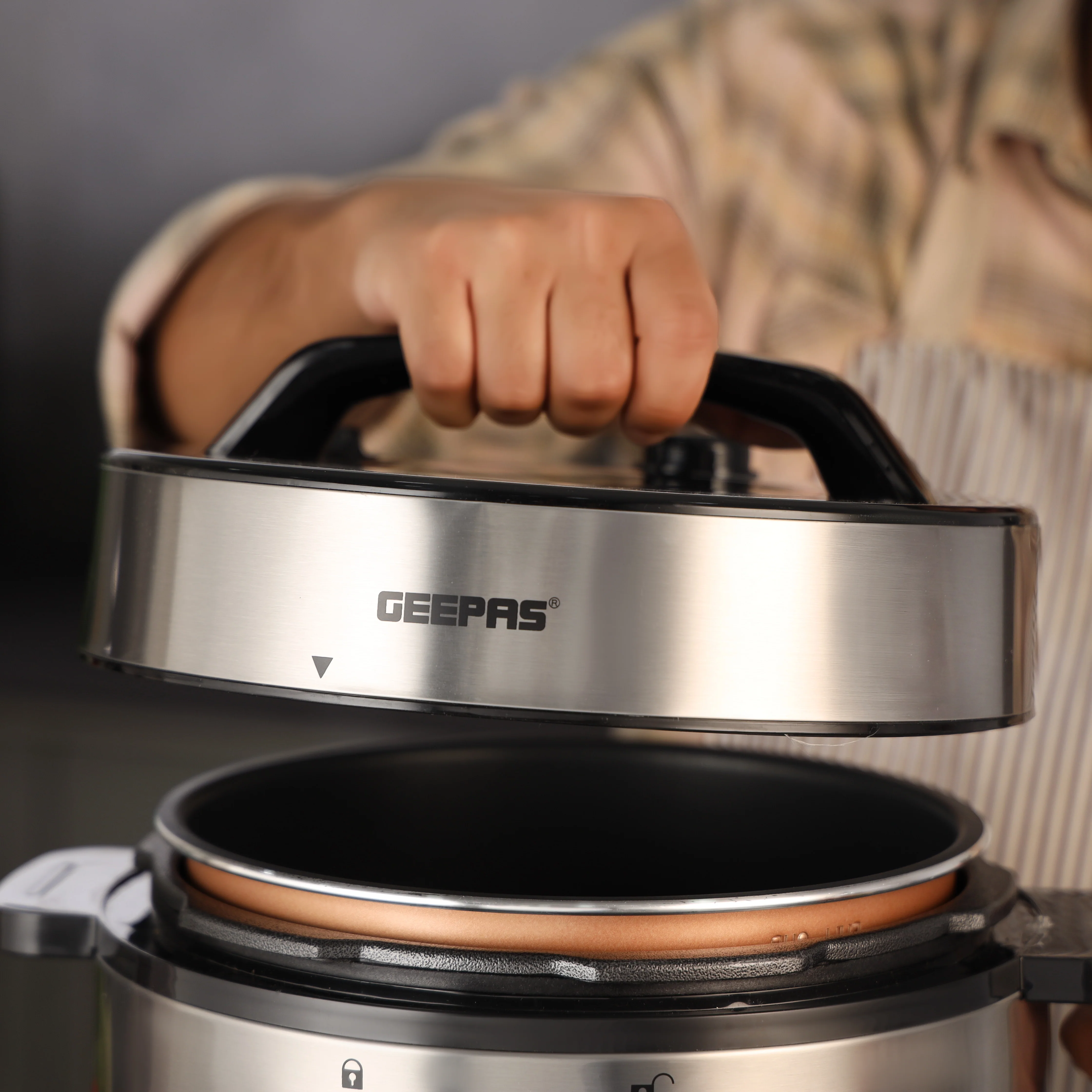 Geepas Digital Multi Cooker GMC35053 | 6L Capacity | 1000W Power | 12 One-Touch Cooking Programs|  IMD Touch Control Panel | Cook & Warm Modes |  Safe & Easy Cooking - Image 4