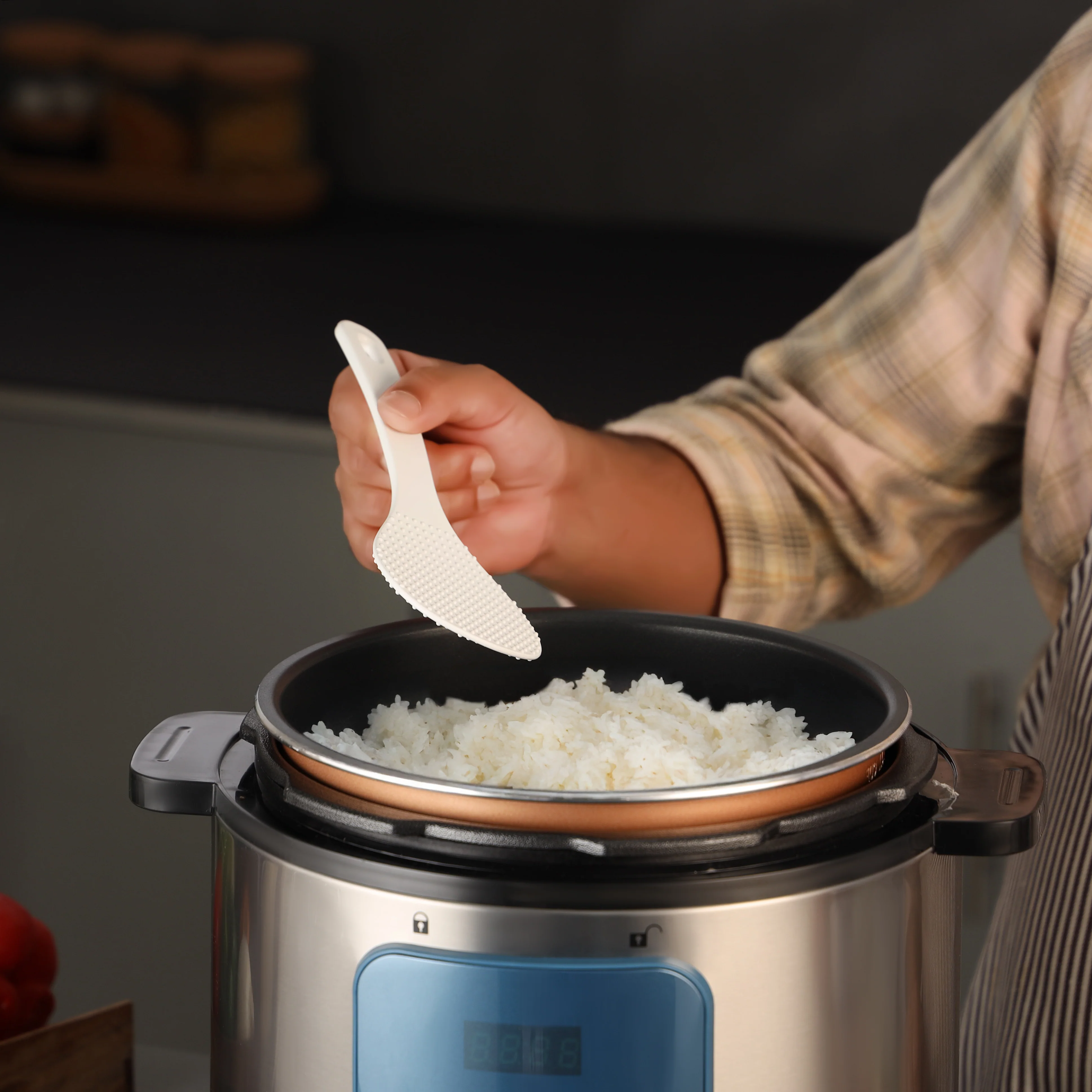 Geepas Digital Multi Cooker GMC35053 | 6L Capacity | 1000W Power | 12 One-Touch Cooking Programs|  IMD Touch Control Panel | Cook & Warm Modes |  Safe & Easy Cooking - Image 6