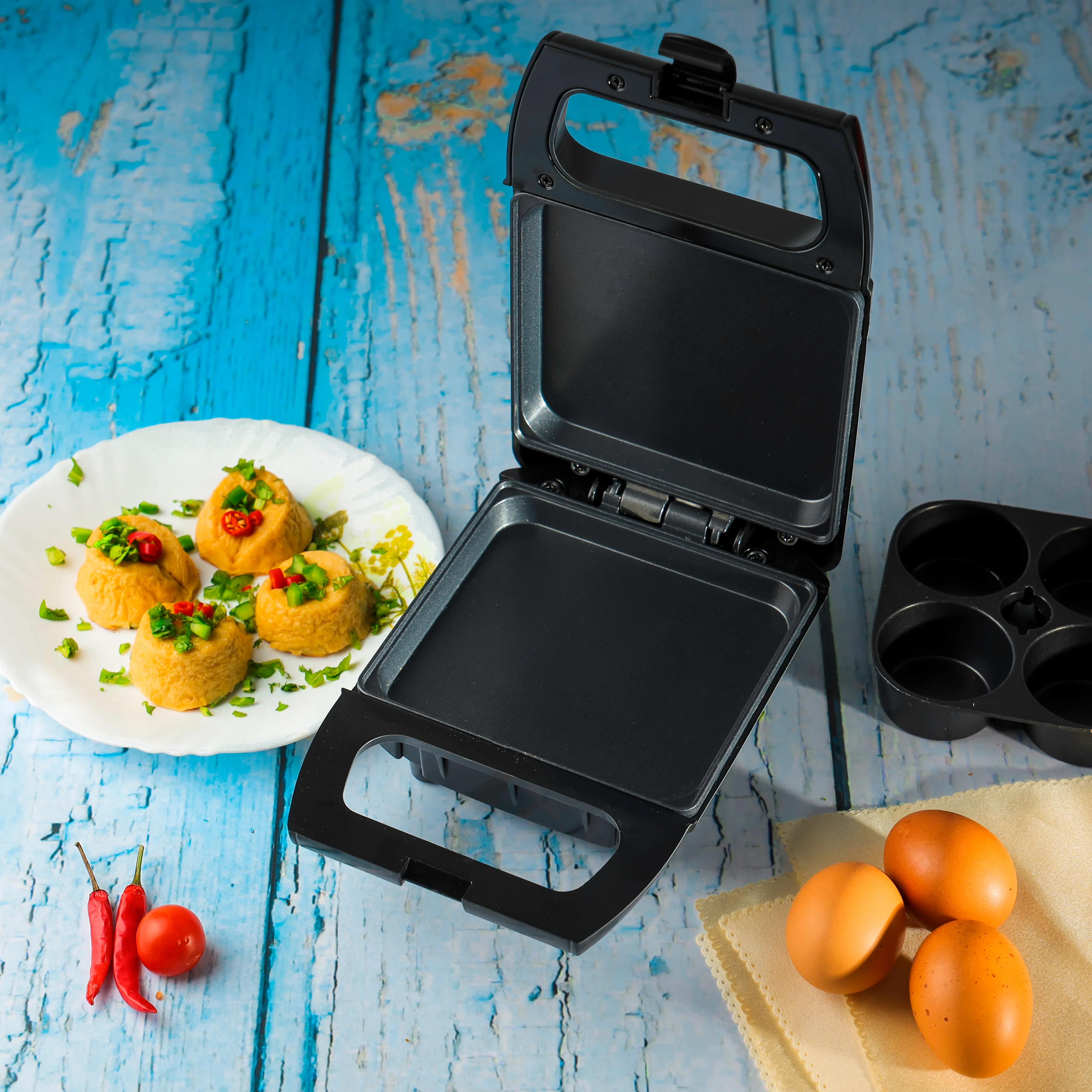 Geepas Egg Bite Maker GEM63049 | 600W Powerful Motor | Non-Stick Cooking Plates | Prepare 4 Egg Bites at a Time | Quick, Easy & Healthy Breakfast Maker for Home Use - Image 3