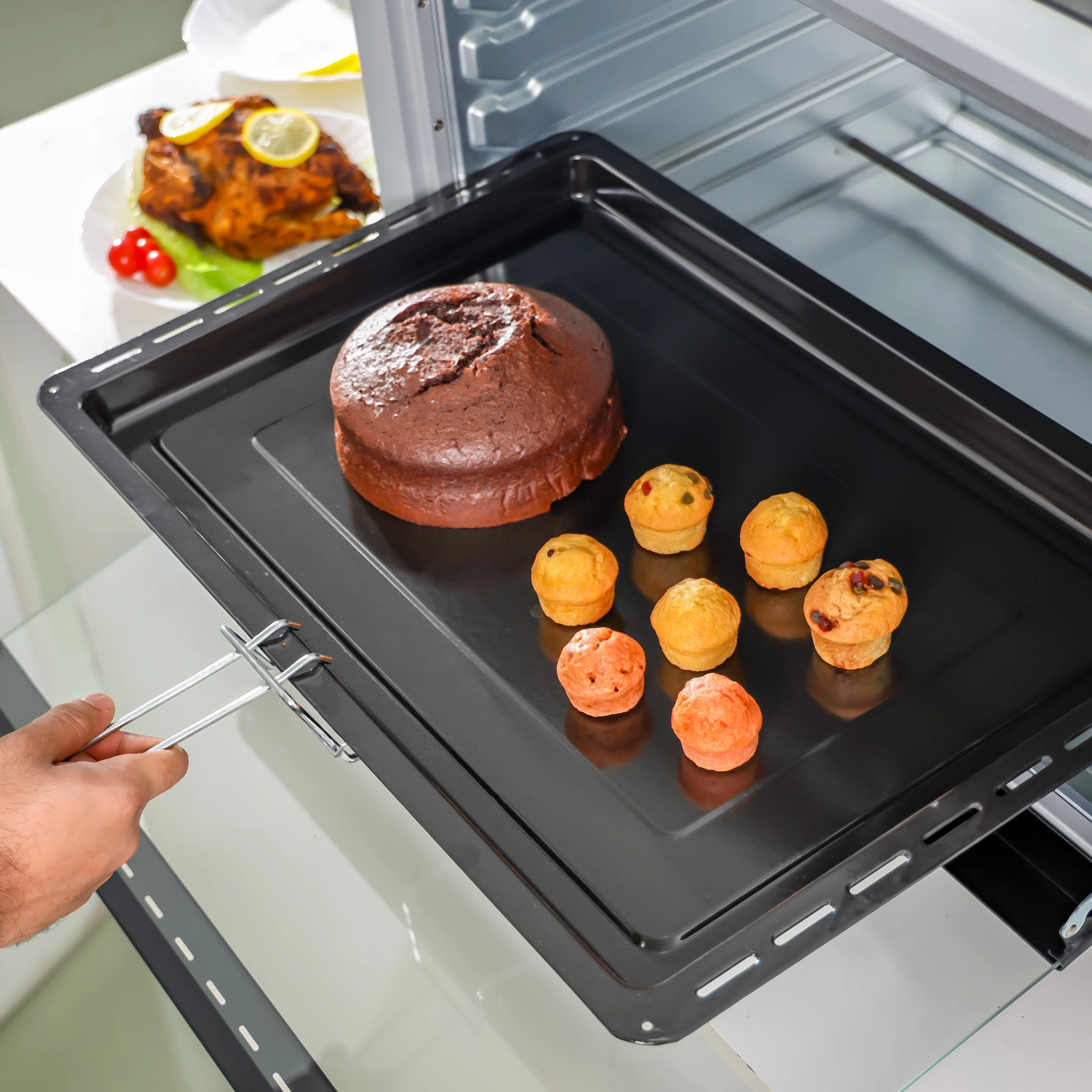 Geepas Electric Oven GO4406 | 100L Capacity | 2800W Power | Rotisserie & Convection Function | 4 Heating Stages | Adjustable Temperature Control | 2 Years Warranty - Image 4