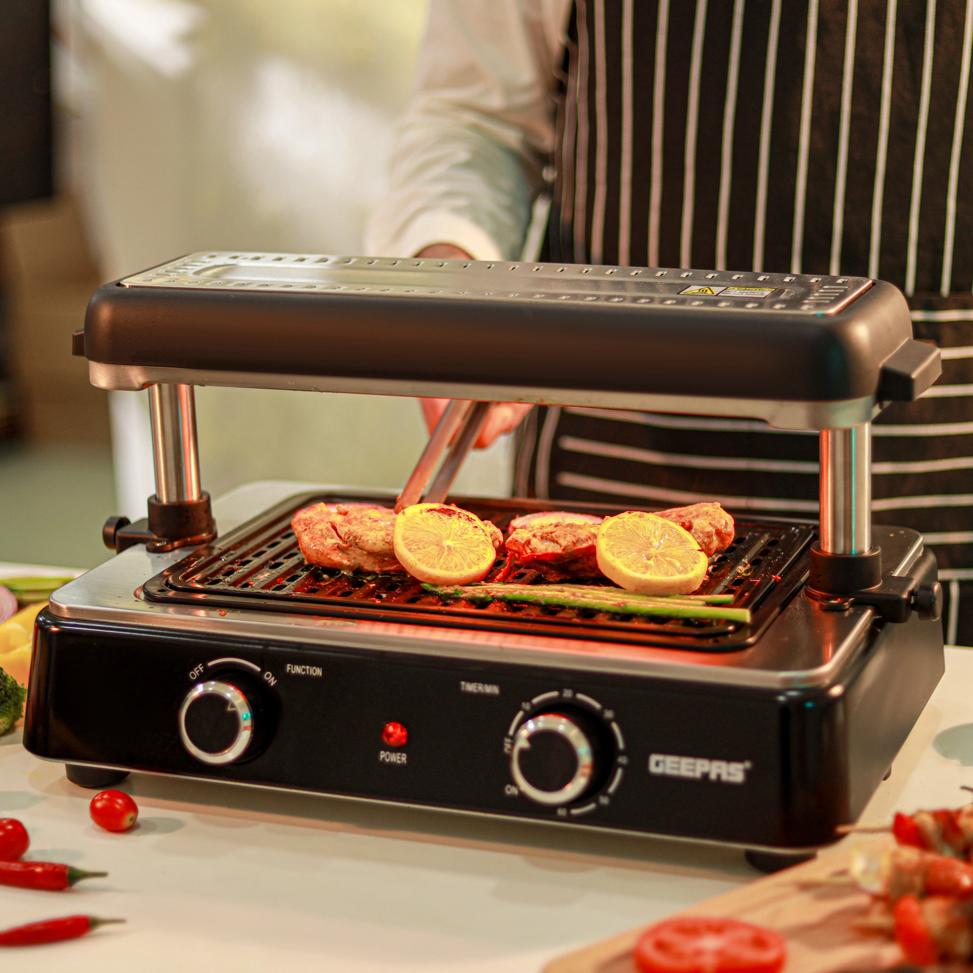 Geepas Fast Indoor Grill- GBG63060| Drip Tray for Easy Cleaning, Thermostat Control | Perfect for Sizzling Steaks, Searing Vegetables Etc | Black, 2 Years Warranty - Image 3
