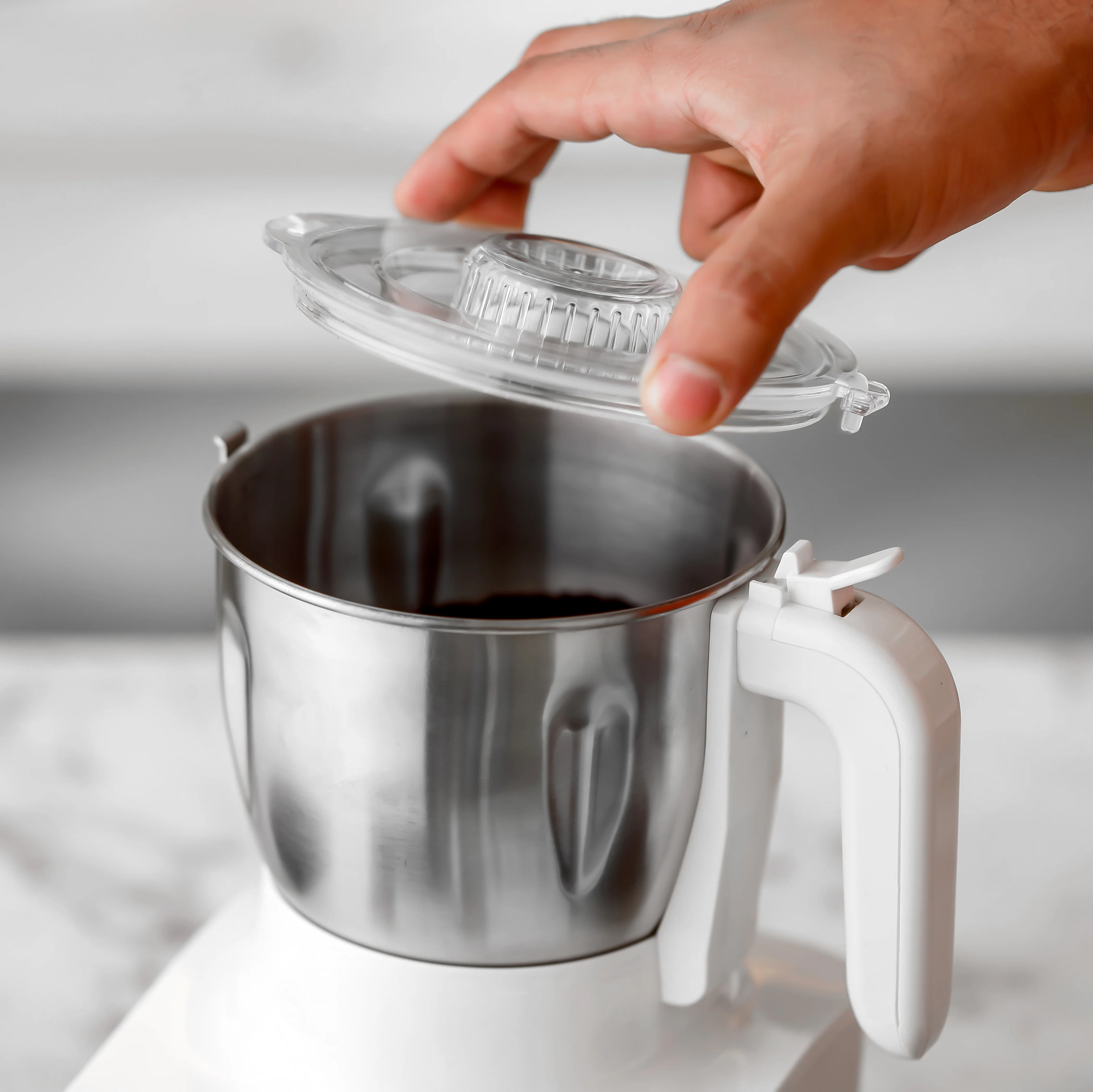 Geepas Food Processor GGC286 | 600W Powerful Motor with Overheat Protection | Stainless Steel Bowl |  2-Speed Piano Button Switch |  Safety Lid | 2 Years Warranty - Image 3