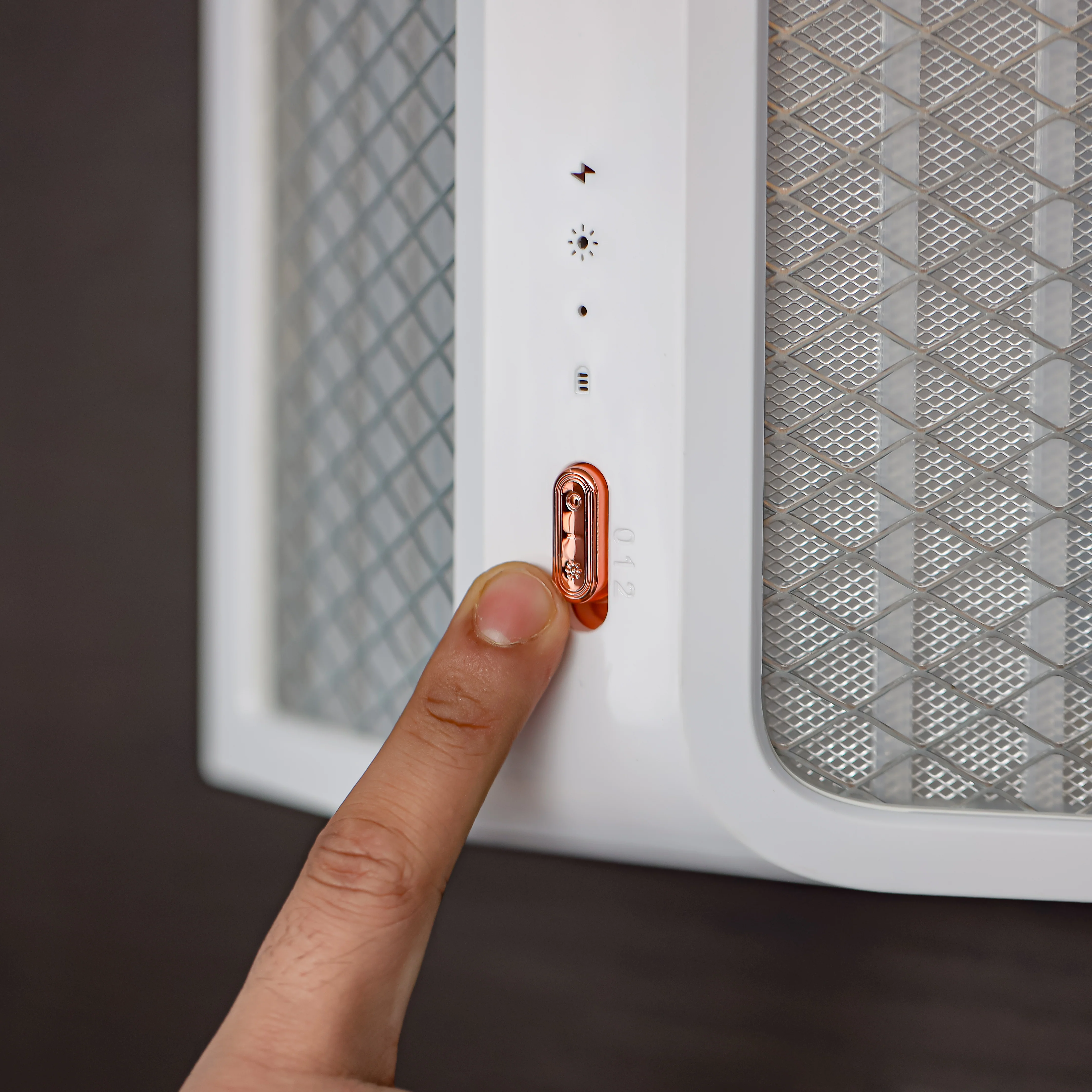 Geepas Rechargeable Mosquito Killer GBK25606 | Dual-Sided Bug & Pest Killer with Protective Net, Auto Voltage Regulation, Low Power Consumption, White, 2-Year Warranty - Image 4