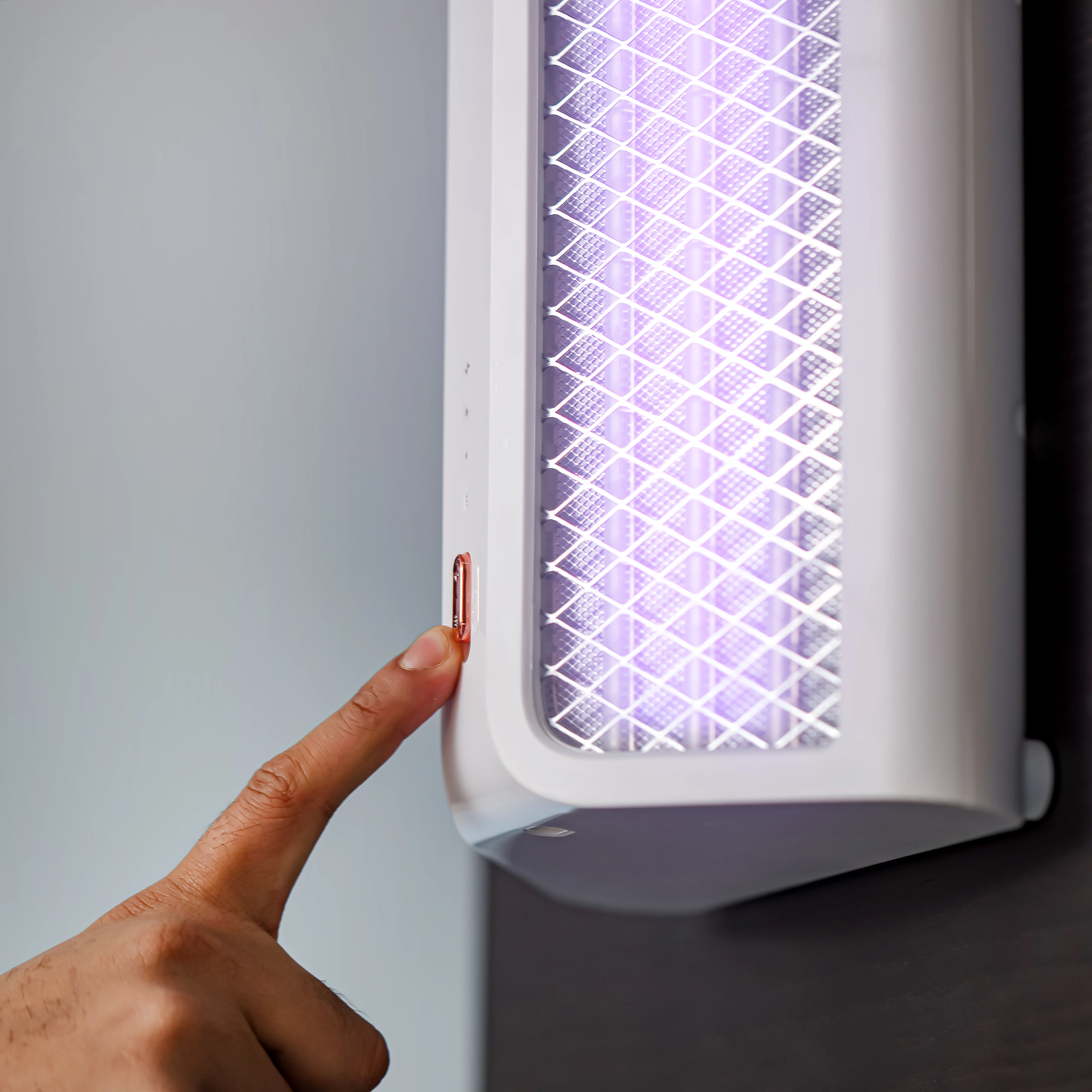 Geepas Rechargeable Mosquito Killer GBK25606 | Dual-Sided Bug & Pest Killer with Protective Net, Auto Voltage Regulation, Low Power Consumption, White, 2-Year Warranty - Image 5