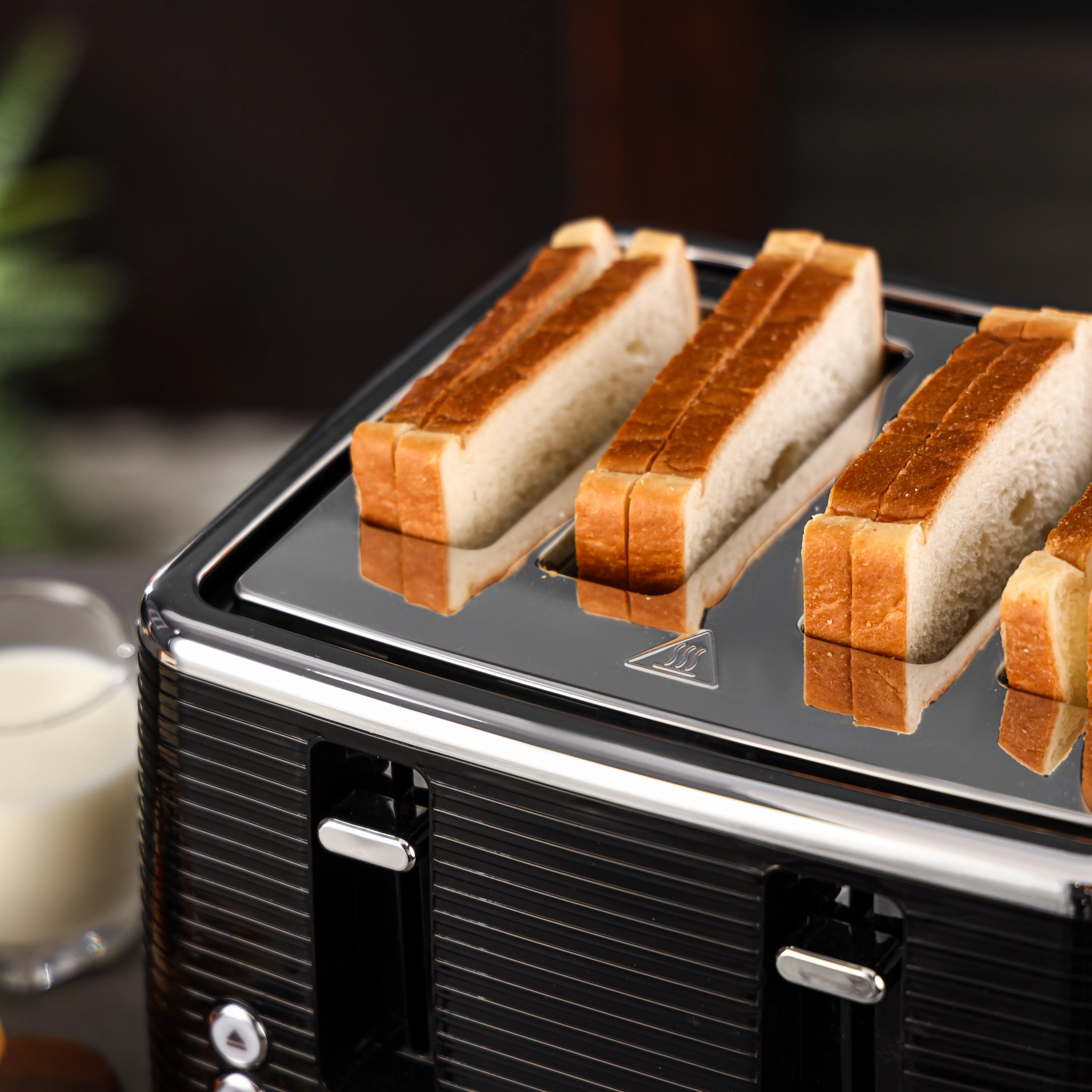 Geepas GBT36537 4-Slice Bread Toaster | 1350- 1600W Power  | Variable Browning Control | Dual Control Panels | Cancel, Defrost & Reheat Functions |  2 Years Warranty - Image 4
