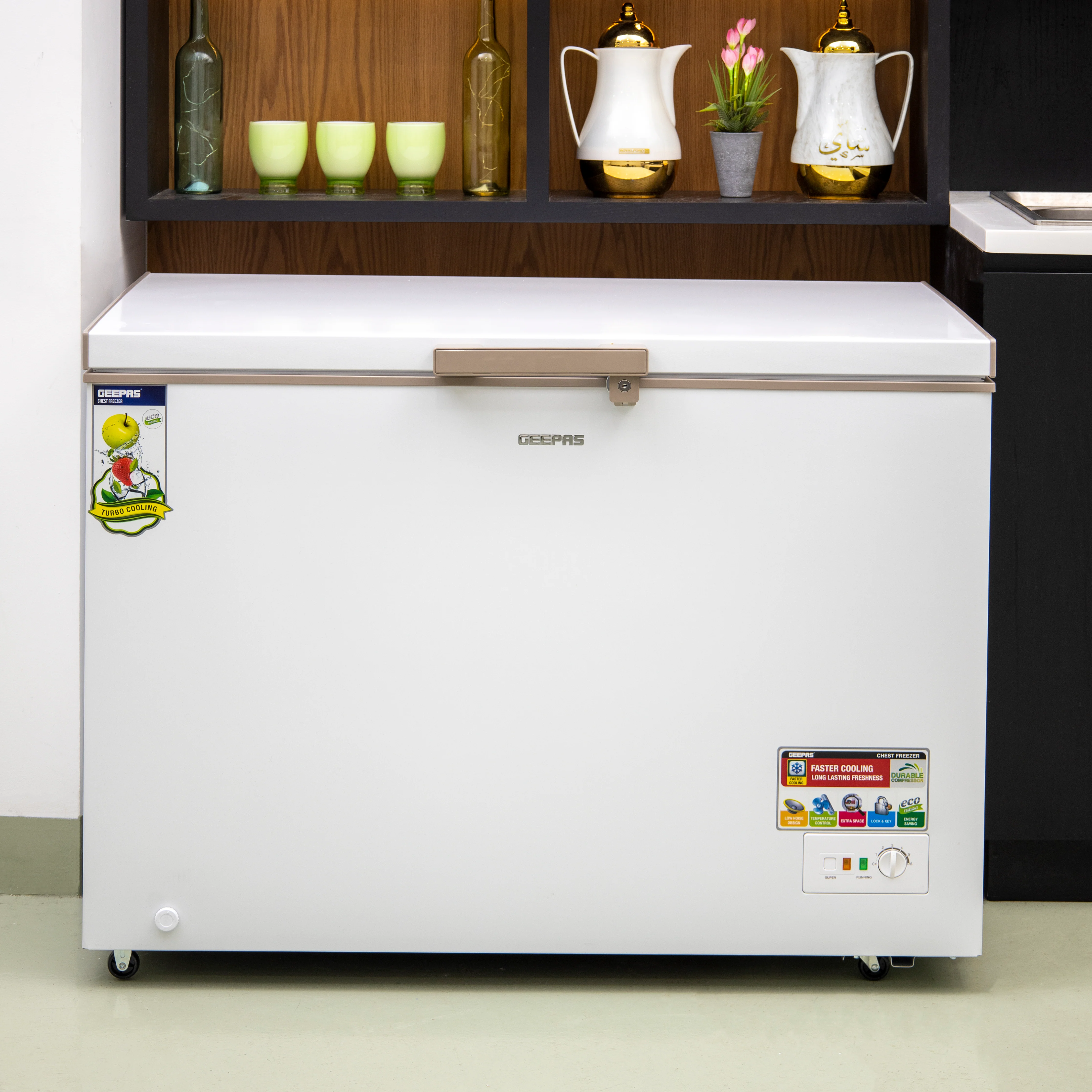 Geepas GCF4106WAH  Chest Freezer | 410L Capacity| 180W Power Efficient Freezer| LED Light |Lock & Key| Adjustable Thermostat|  High-Efficiency Cooling| 1-Year Warranty| - Image 2