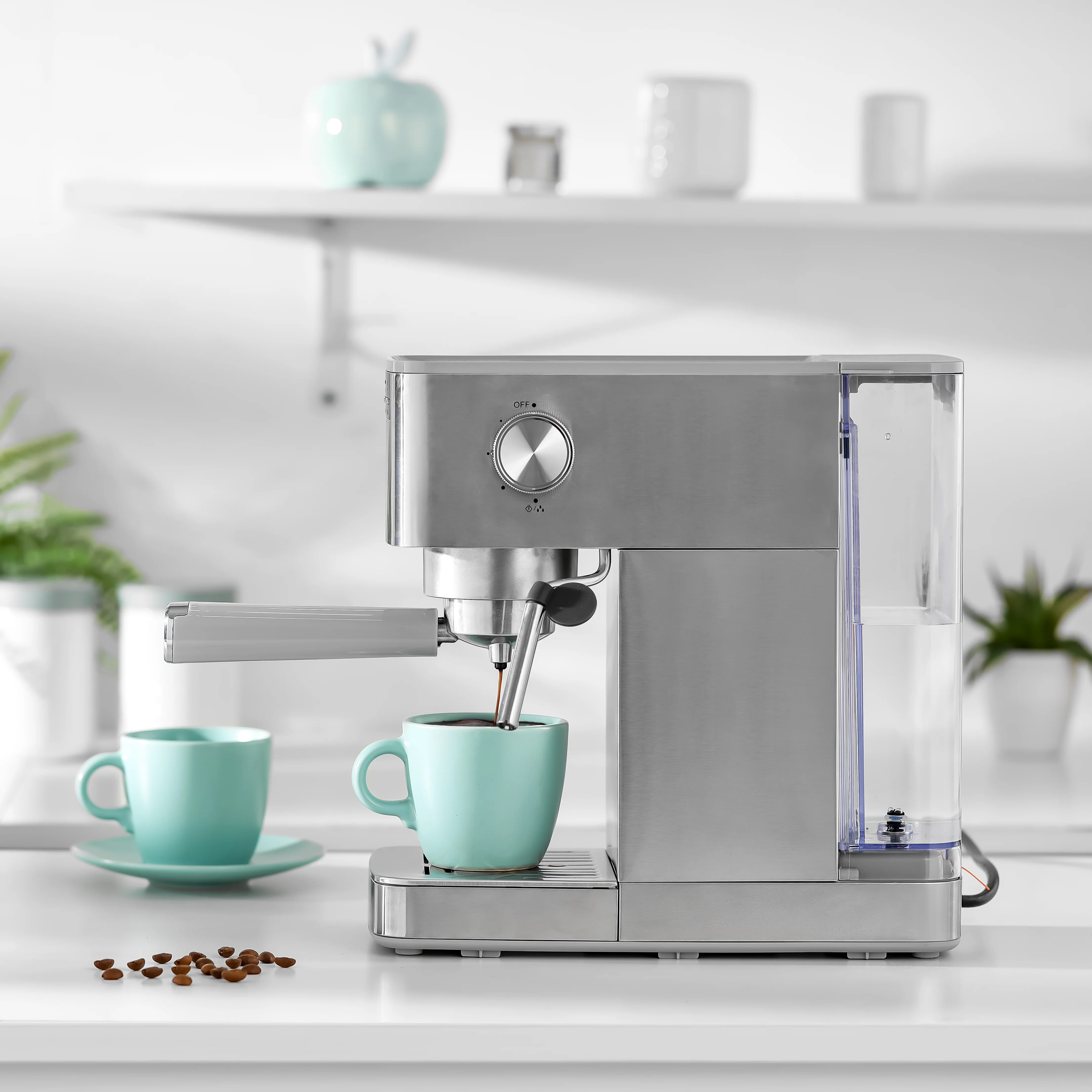Geepas GCM1415SS Coffee Machine |20 Bar Pressure Pump| Professional Steam System| 1.5L Water Tank |Brew Espresso, Cappuccino, Latte, Mocha & More at Home|2 Years Warranty - Image 3