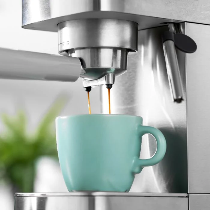 Geepas GCM1415SS Coffee Machine |20 Bar Pressure Pump| Professional Steam System| 1.5L Water Tank |Brew Espresso, Cappuccino, Latte, Mocha & More at Home|2 Years Warranty - Image 6