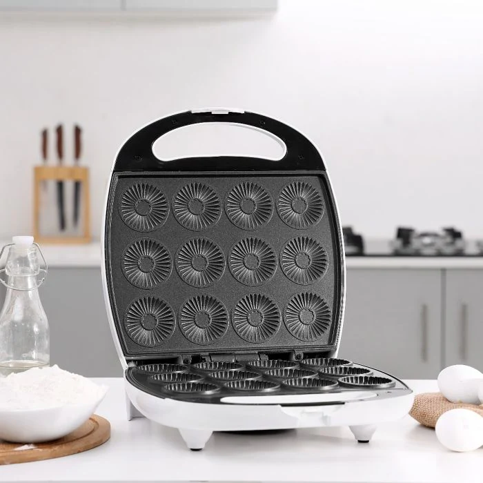 Geepas GCM3762 Mini Cake Maker | 2-in-1 Pie & Cake Maker with 12 Cup Capacity | 1400W Powerful Heating | Non-Stick Baking Plates | Ready Light Indicators| 2-Year Warranty - Image 4