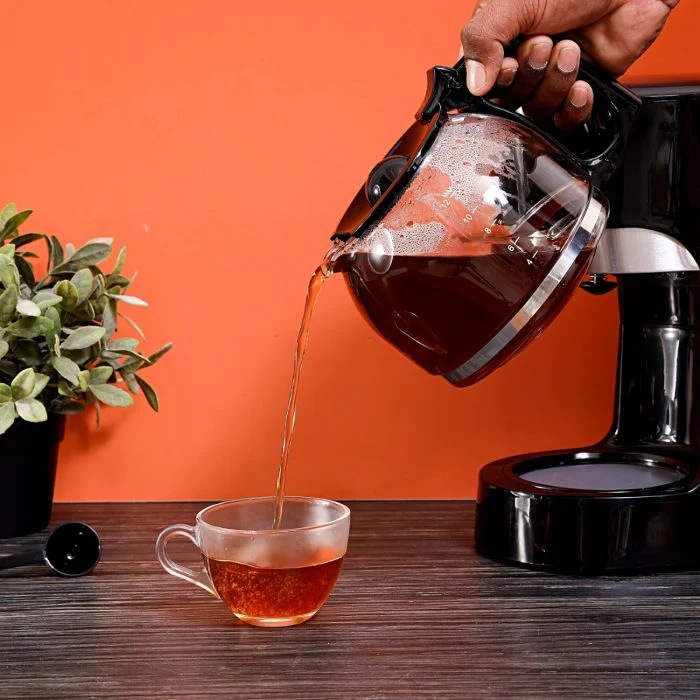Geepas GCM6103 Coffee Maker | 1.5L Capacity| High-Temperature Glass Carafe| Permanent Nylon Filter| Transparent Water Gauge| Non-Stick Warming Plate| 1000W Power - Image 3