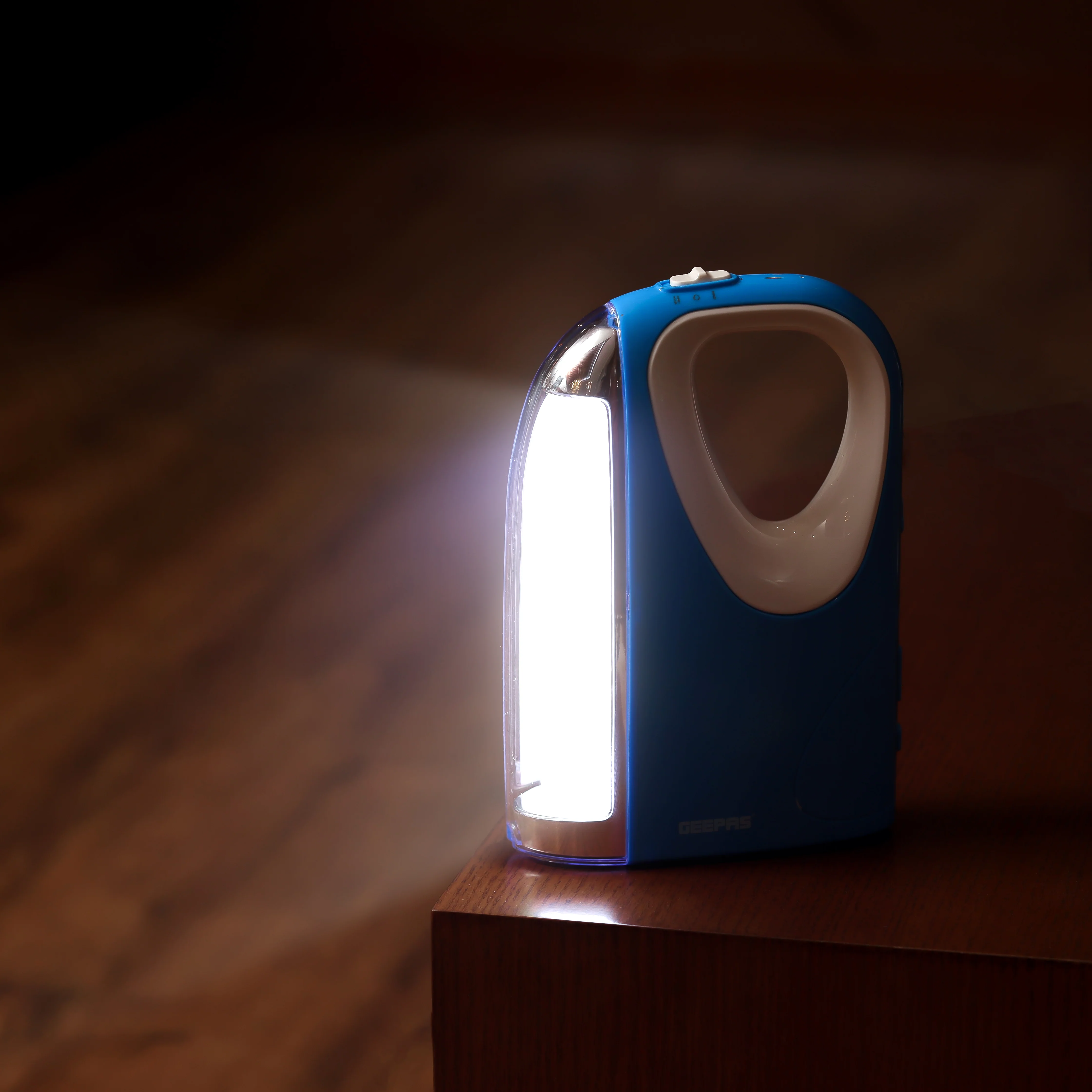 Geepas GE5596 Rechargeable Emergency Lantern |60 SMD LEDs| 4V Long-Lasting Battery| Solar DC Input| 2 Light Modes|5-Hour Runtime|Portable Durable Design|2 Years Warranty - Image 3
