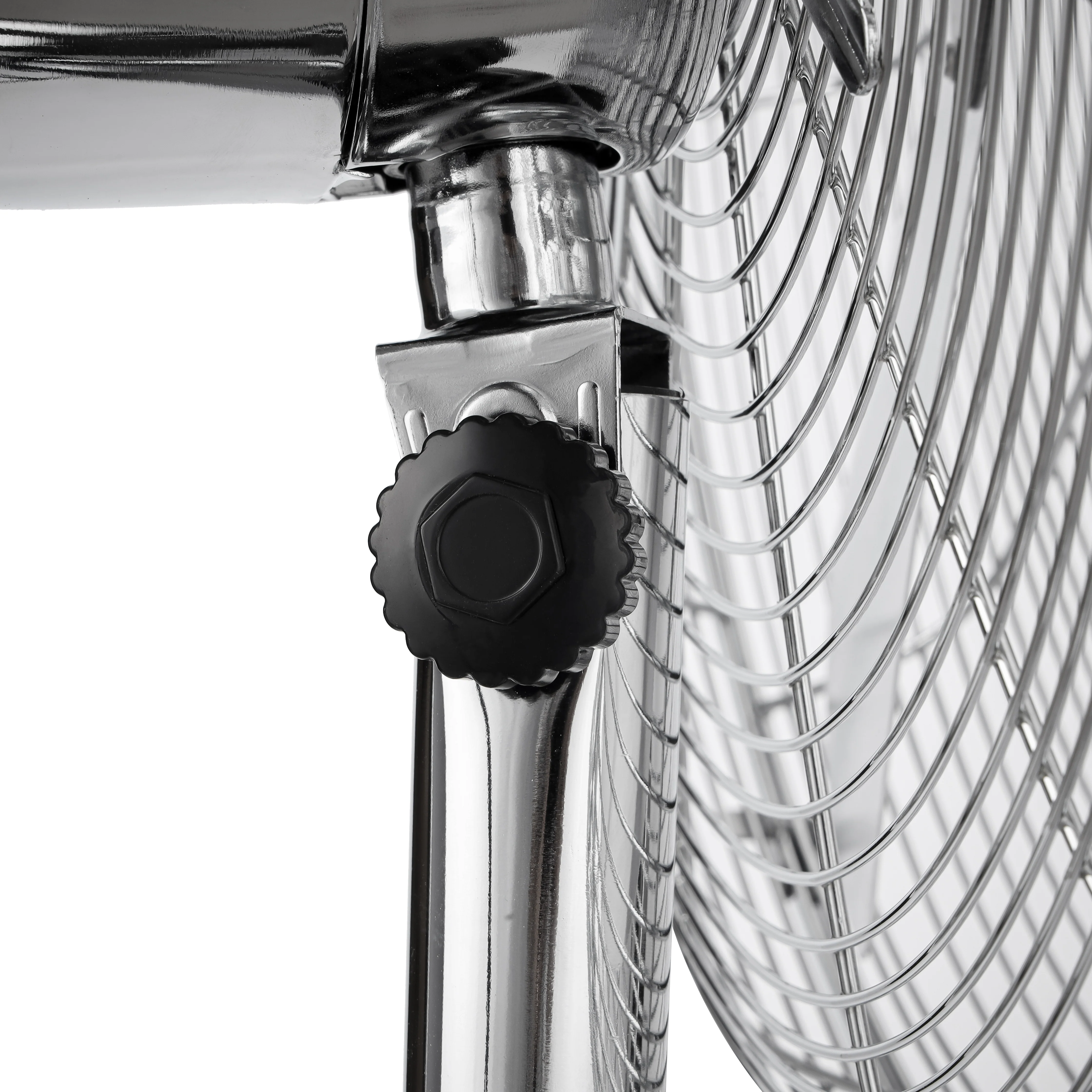 Geepas GF9611 16-Inch Metal Stand Fan | 5 Aluminium Blades | 3 Speed Settings | Silent Operation | Adjustable Height & Oscillation | 50W Motor | 2 Years Warranty - Image 4