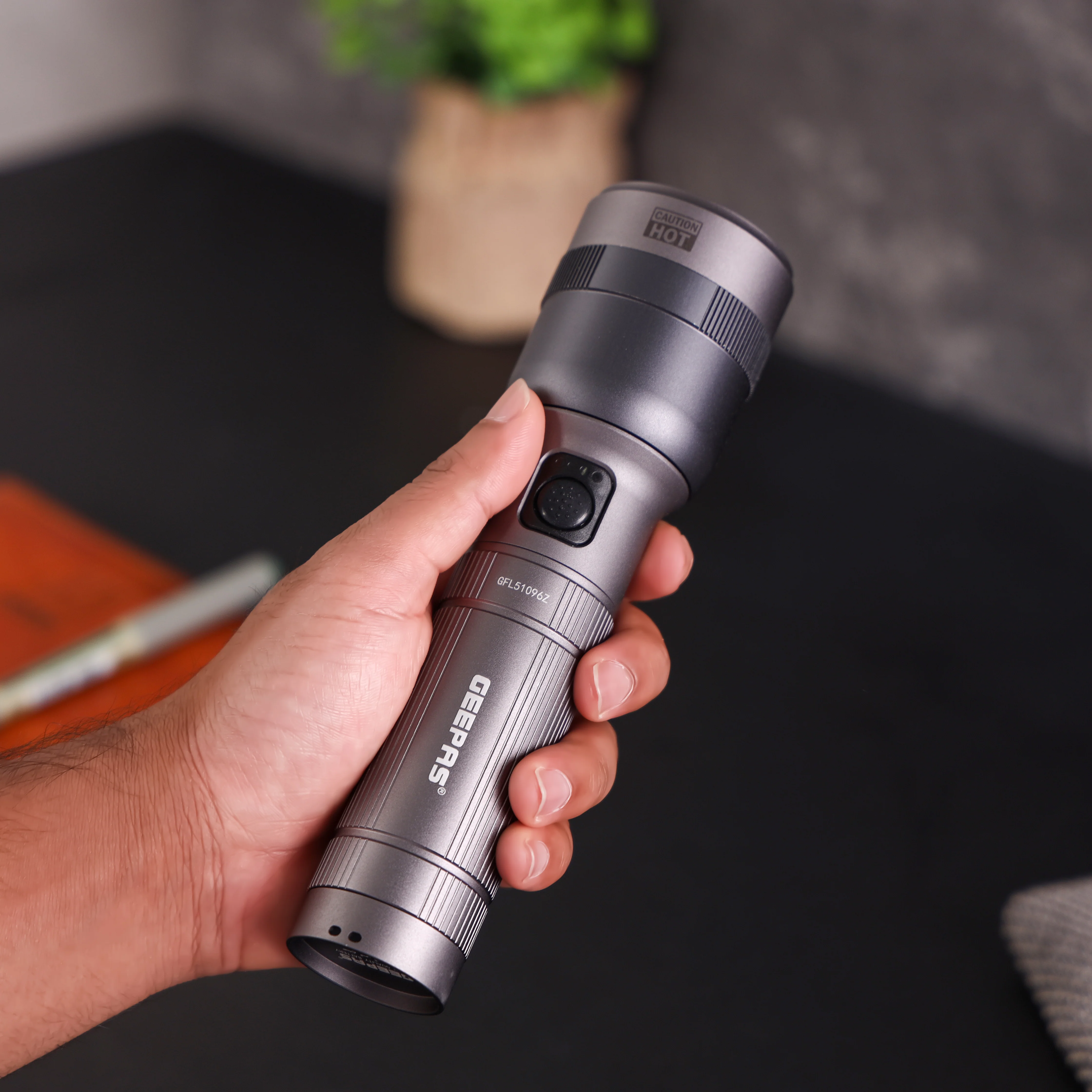 Geepas Zoomable LED Flashlight GFL51096Z| 30W, 2000 Lumens, 10H Continuous Use| Lithium Battery with Power Reminder & Indicator | Indoor & Outdoor Use | Lifetime Warranty - Image 3