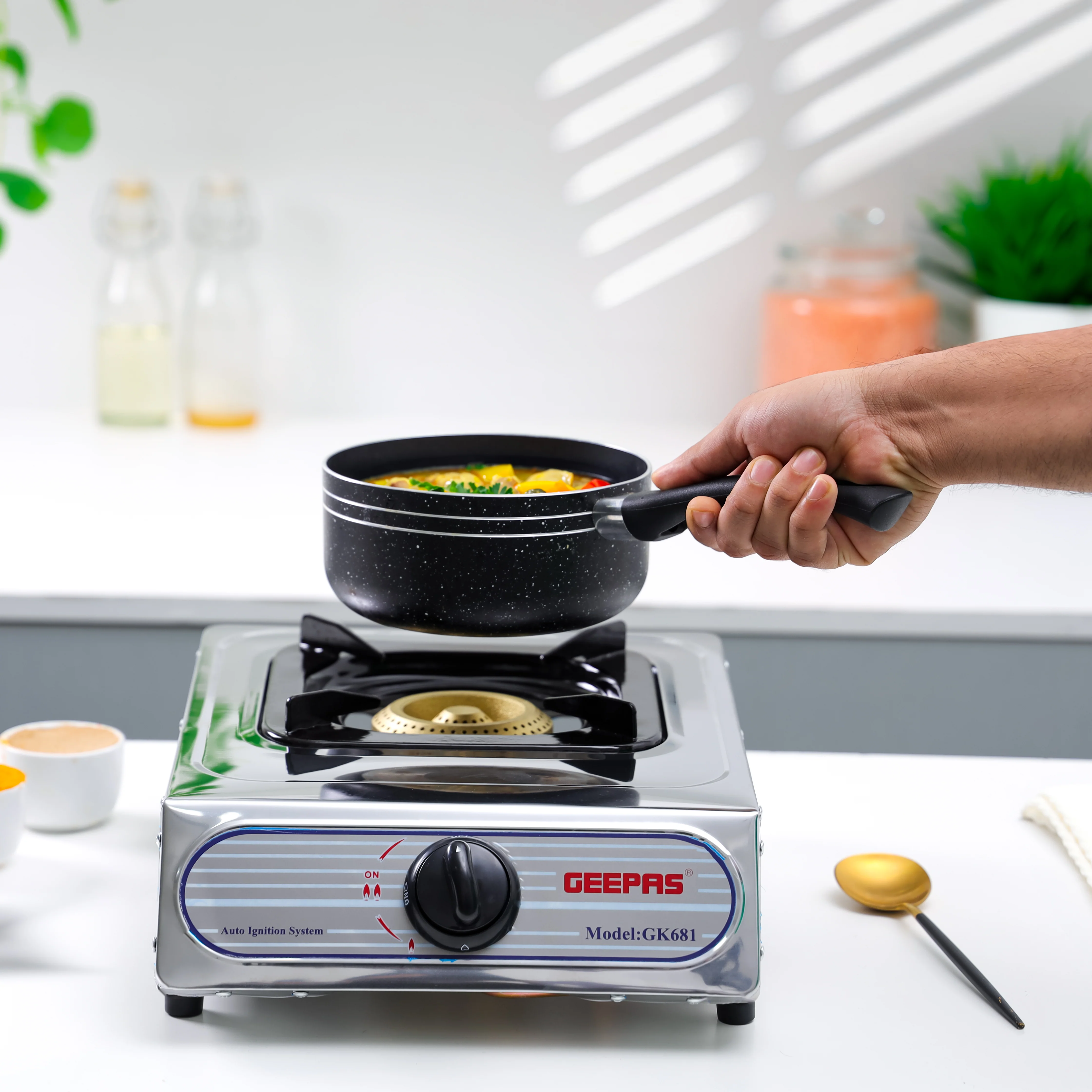 Geepas GK681 Stainless Steel Gas Cooker | Single Burner Stove with Large Twin Tube Burner | Auto Ignition System| Fuel Efficient Cast Iron Burner|  2 Years Warranty - Image 3