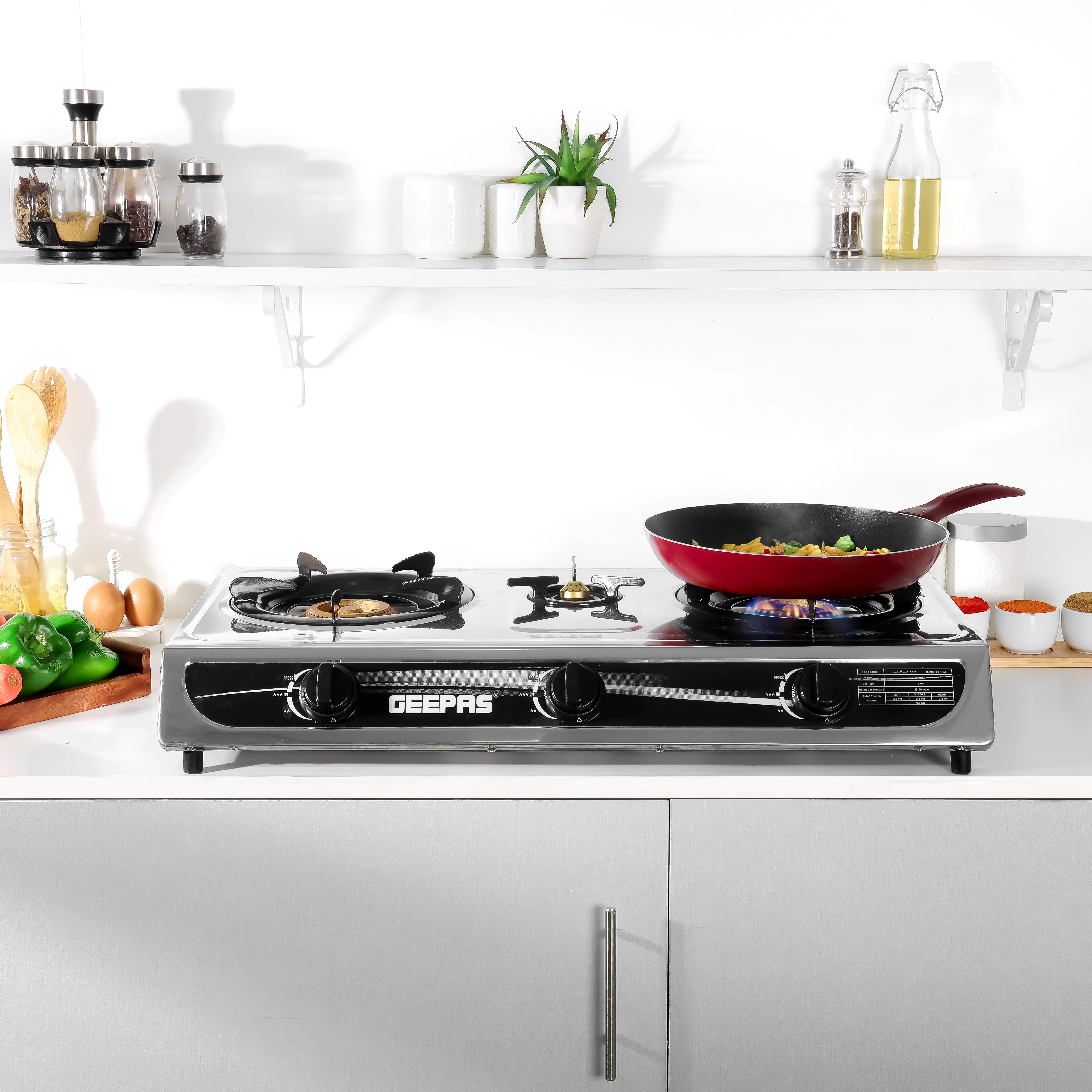 Geepas GK6857 Triple Burner Gas Cooker | Stainless Steel Body| 3  Burners| Auto Ignition System | 5.60kW Powerful Heat Output | Easy Cleaning Design & 2-Year Warranty - Image 3