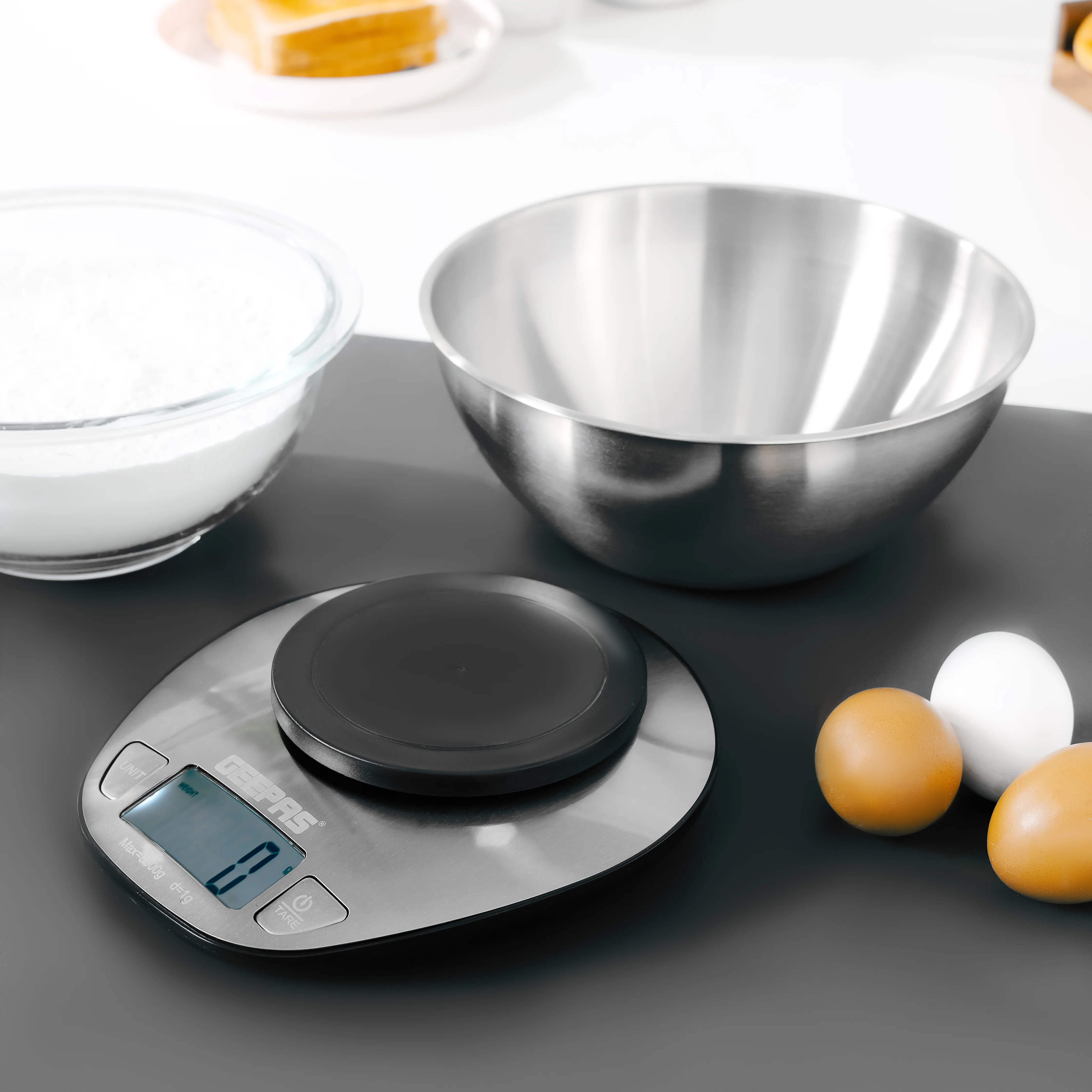 Geepas GKS4203 Stainless Steel Kitchen Scale | 5kg Capacity with Stainless Steel Bowl, LCD Backlight Display, Multi-Unit Measure, Low Power Use, 2-Year Warranty - Image 4