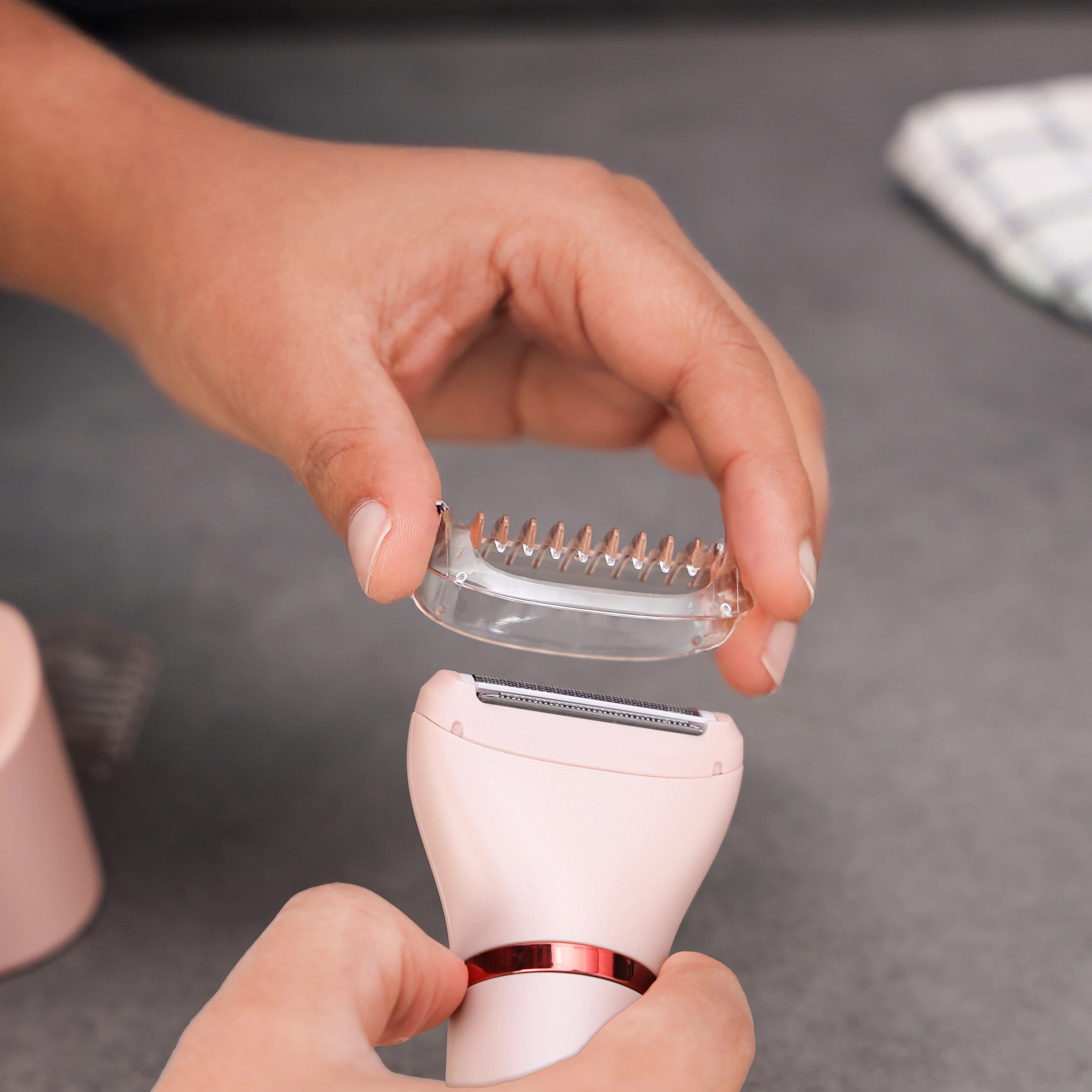 Geepas 3-in-1 Waterproof Lady Shaver Set GLS57521UK | IPX6 Waterproof, LED Indicator | Cord & Cordless Use | 3 Heads, 2 Combs | Ideal for Home & Salon | 2-Year Warranty - Image 4