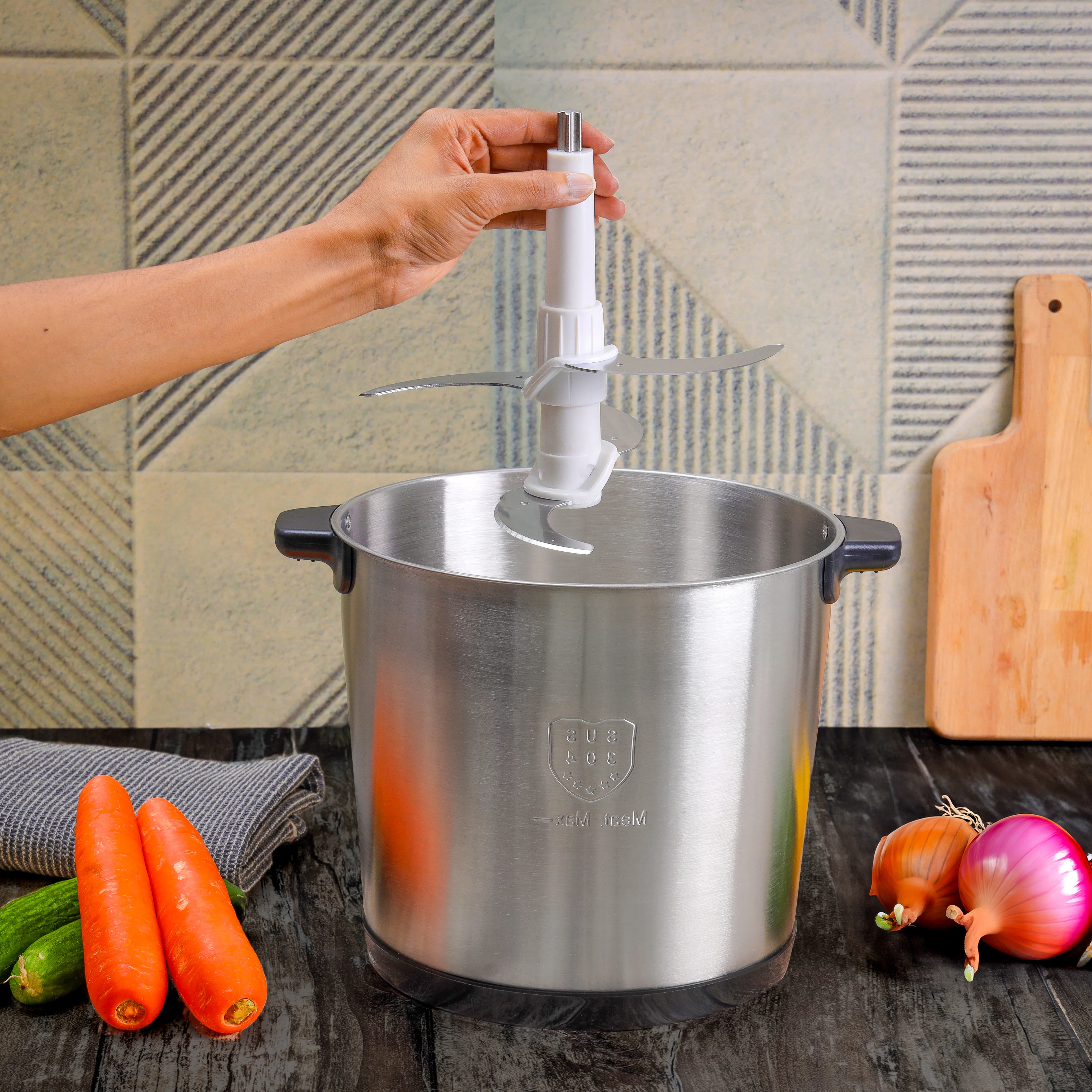 Geepas GMC42031 Multi Chopper |10L Stainless Steel Bowl |1500W Powerful Motor |2 Speed Settings with Pulse Function | Heavy-Duty| Durable| Easy to Clean| 2-Year Warranty| - Image 3