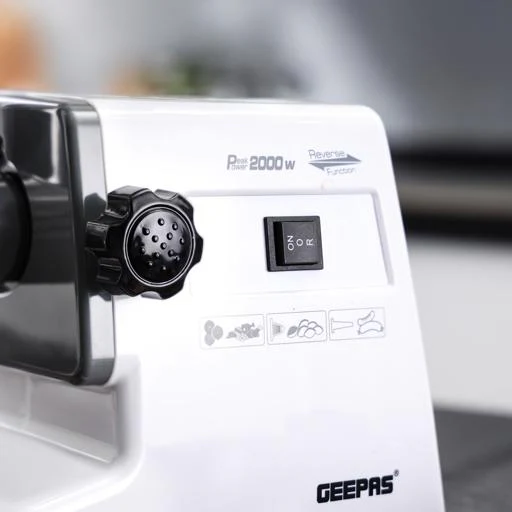 Geepas GMG767 Electric Meat Grinder | 800W Full Copper Motor| Reverse Function| Multi-Function| Stainless Steel Blade| Convenient Metal Cutting Plates| Metal Gears | - Image 6