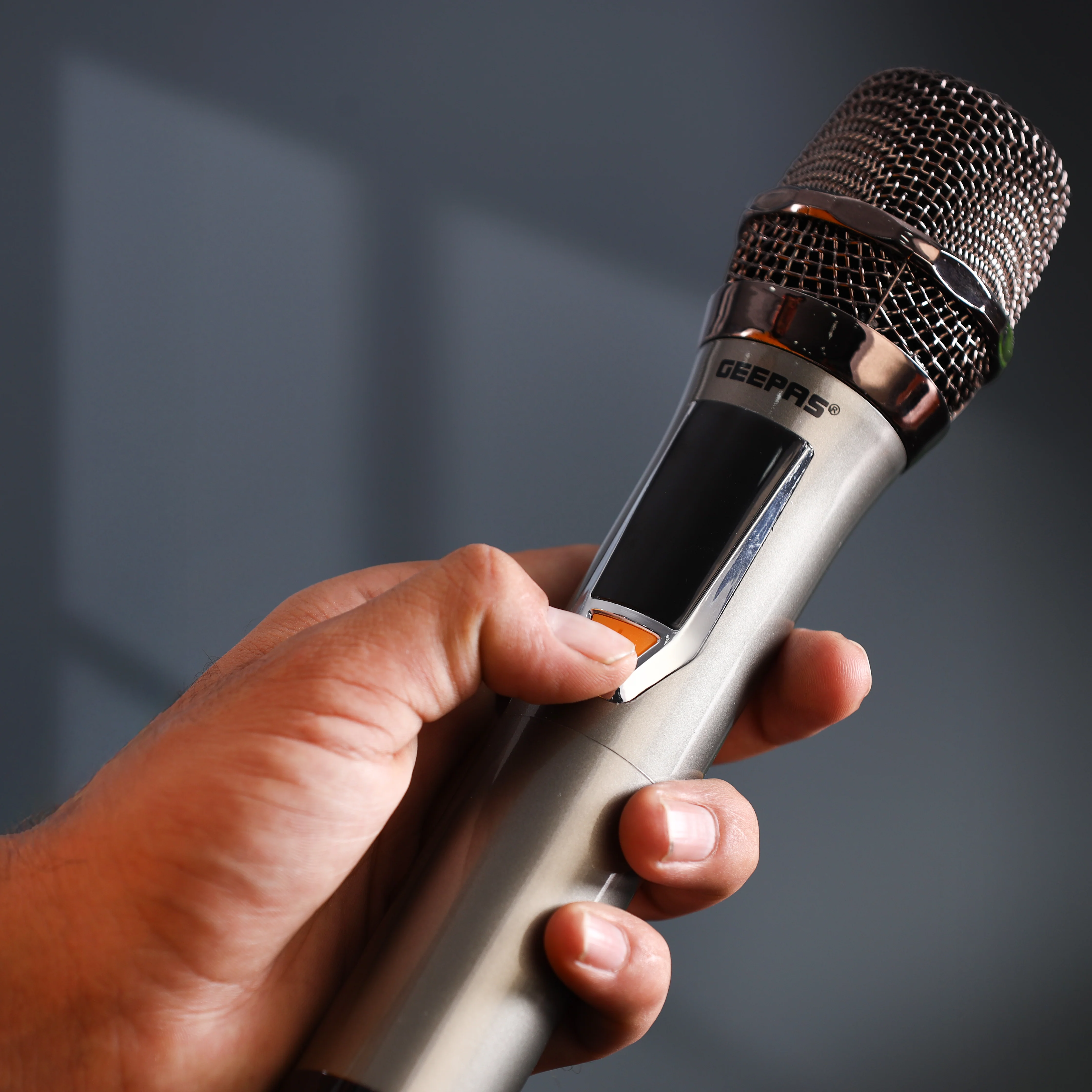 Geepas GMP15015 UHF Wireless Microphone System | Dual Microphone| Long-Distance UHF Connectivity| 100 Selectable Channels| High Sensitivity Audio Output| 2 Years Warranty - Image 4