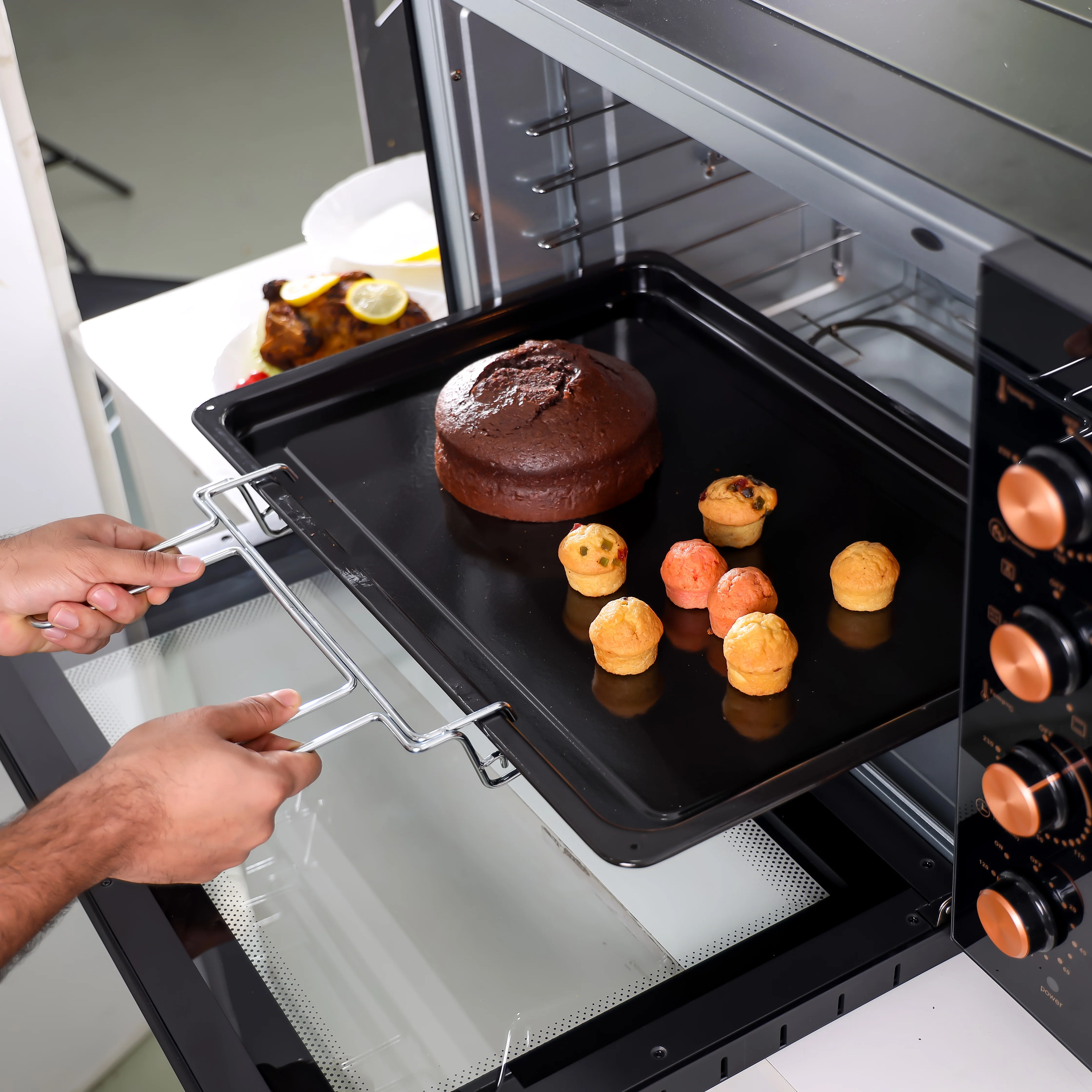 Geepas 100 L Multifunctional Oven- GO34059| 2800 W, Rotisserie, Convection Functions and Inner Lamp|  7 Stages Heating Selector, Adjustable Temperature| 2 Years Warranty - Image 4
