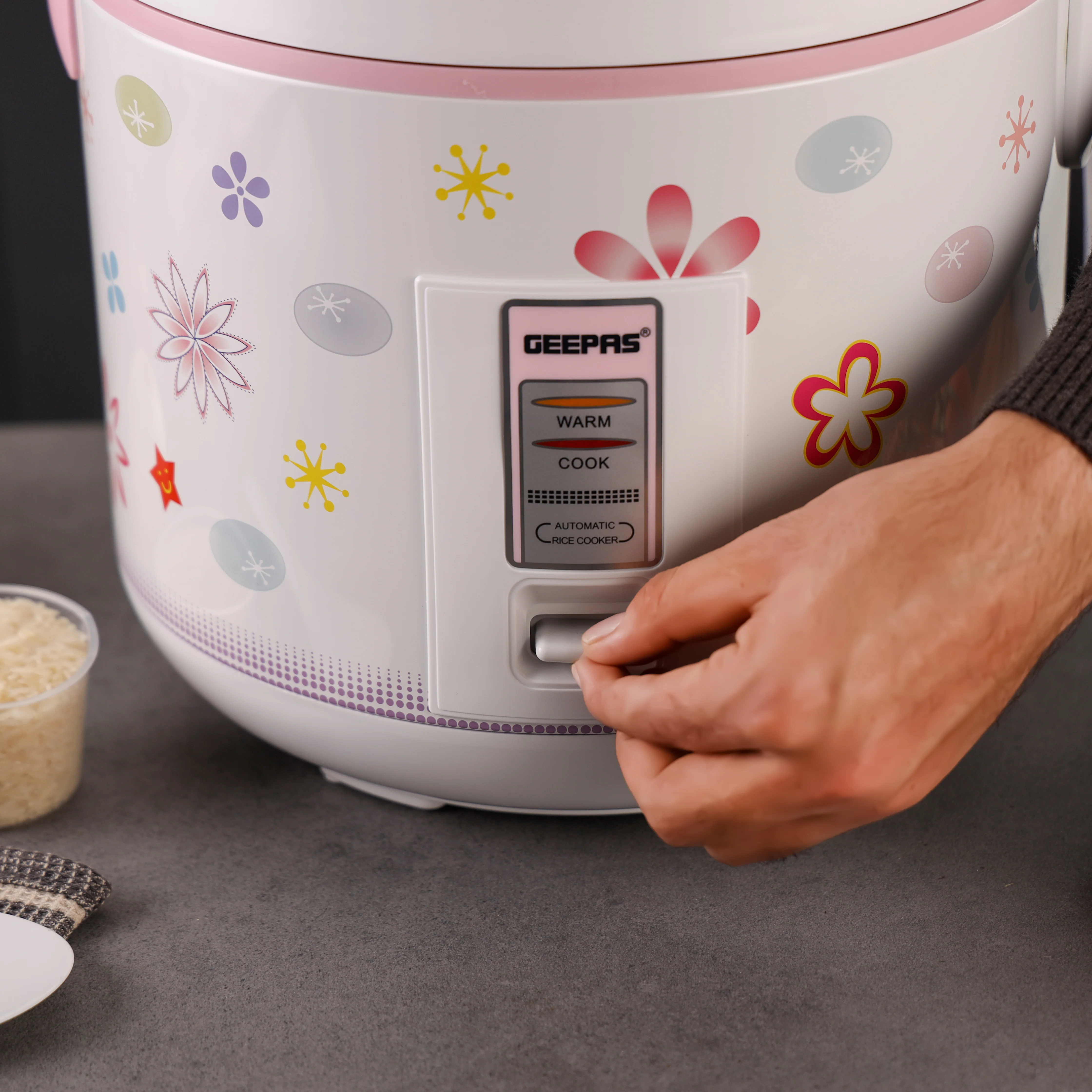 Geepas GRC35023 3.2L Automatic Rice Cooker | Cook, Steam & Keep Warm | Non-Stick Inner Pot | Detachable Cord | Includes Measuring Cup & Spoon | White | 2Y Warranty - Image 7